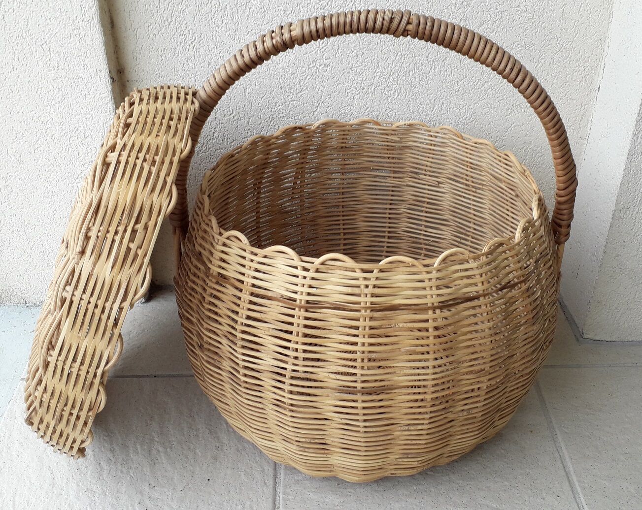 Wicker basket
