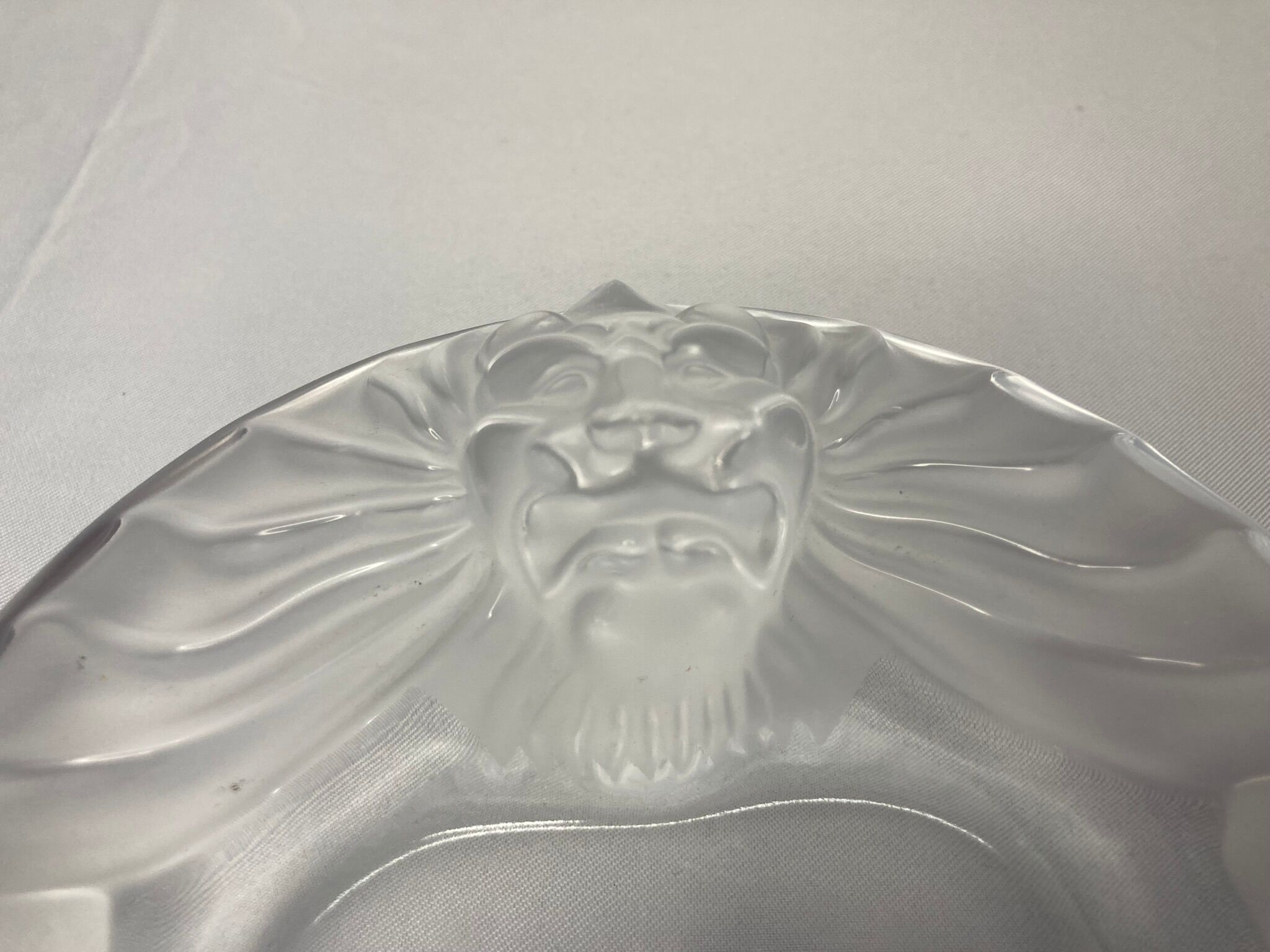 LALIQUE, ashtray with crystal lion's head XXth