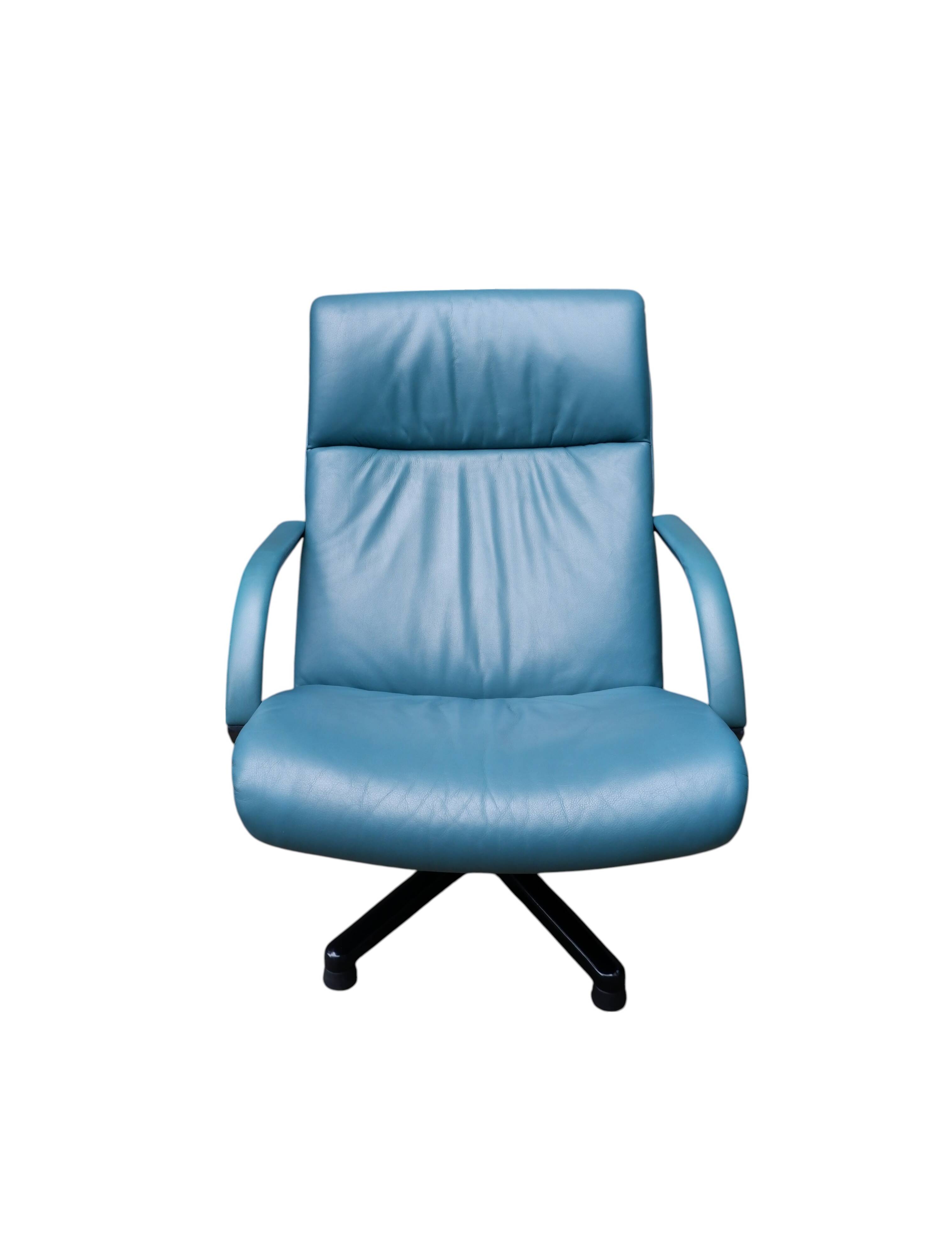 Artifort Holland leather arm chair