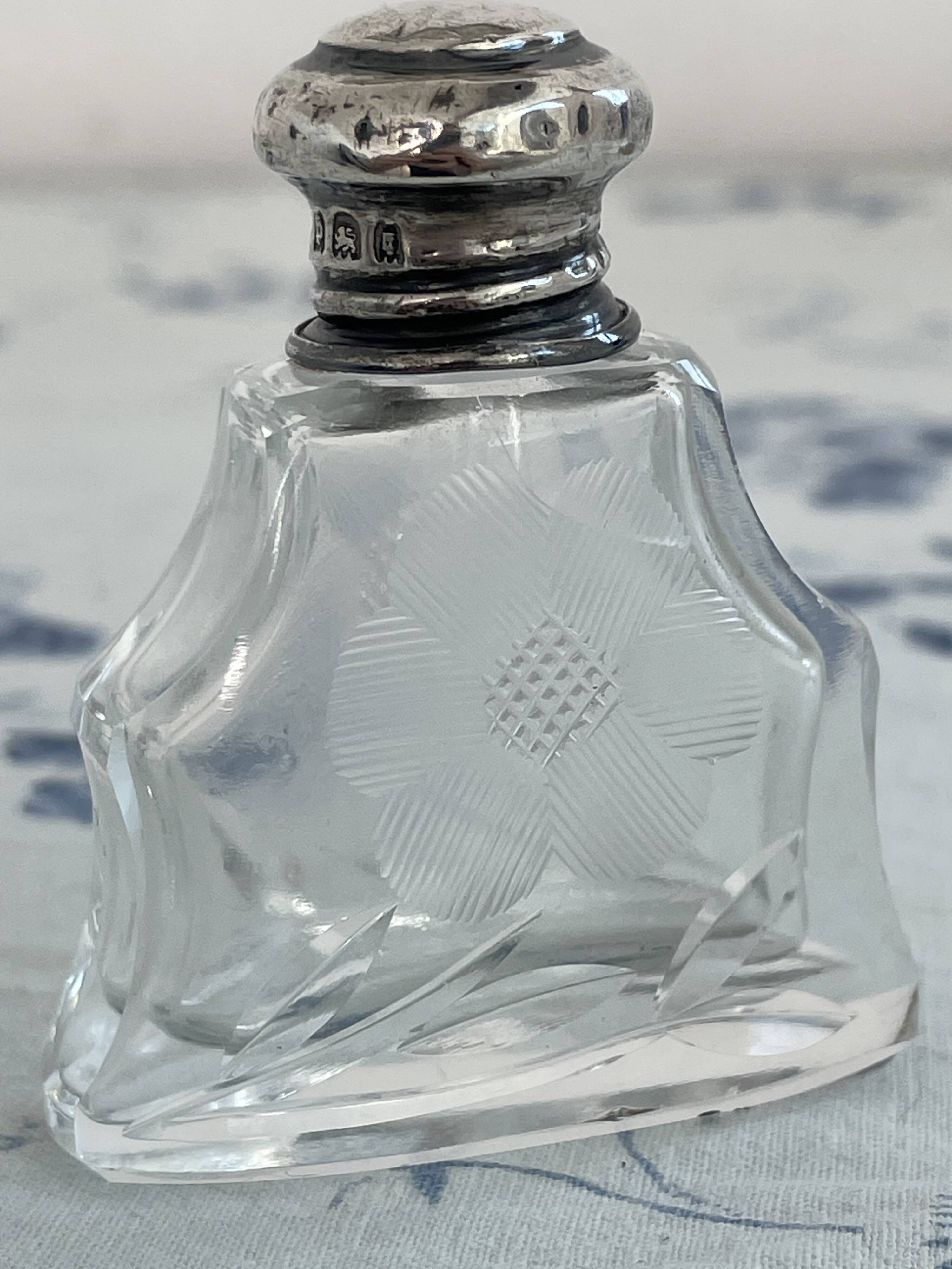 Perfume bottle, salt, silver, engraved glass, 1908, English silver hallmarks