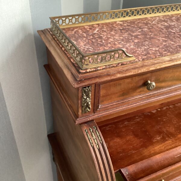 Ancienne table bureau cylindre en acajou dimension : hauteur -112cm- largeur -90cm- profondeur -55cm