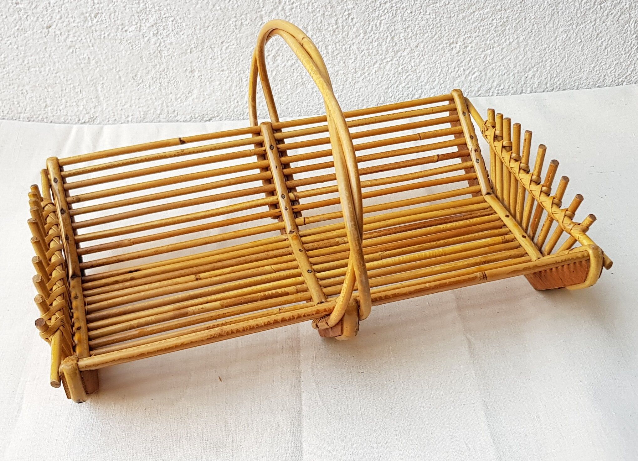 60's rattan fruit basket