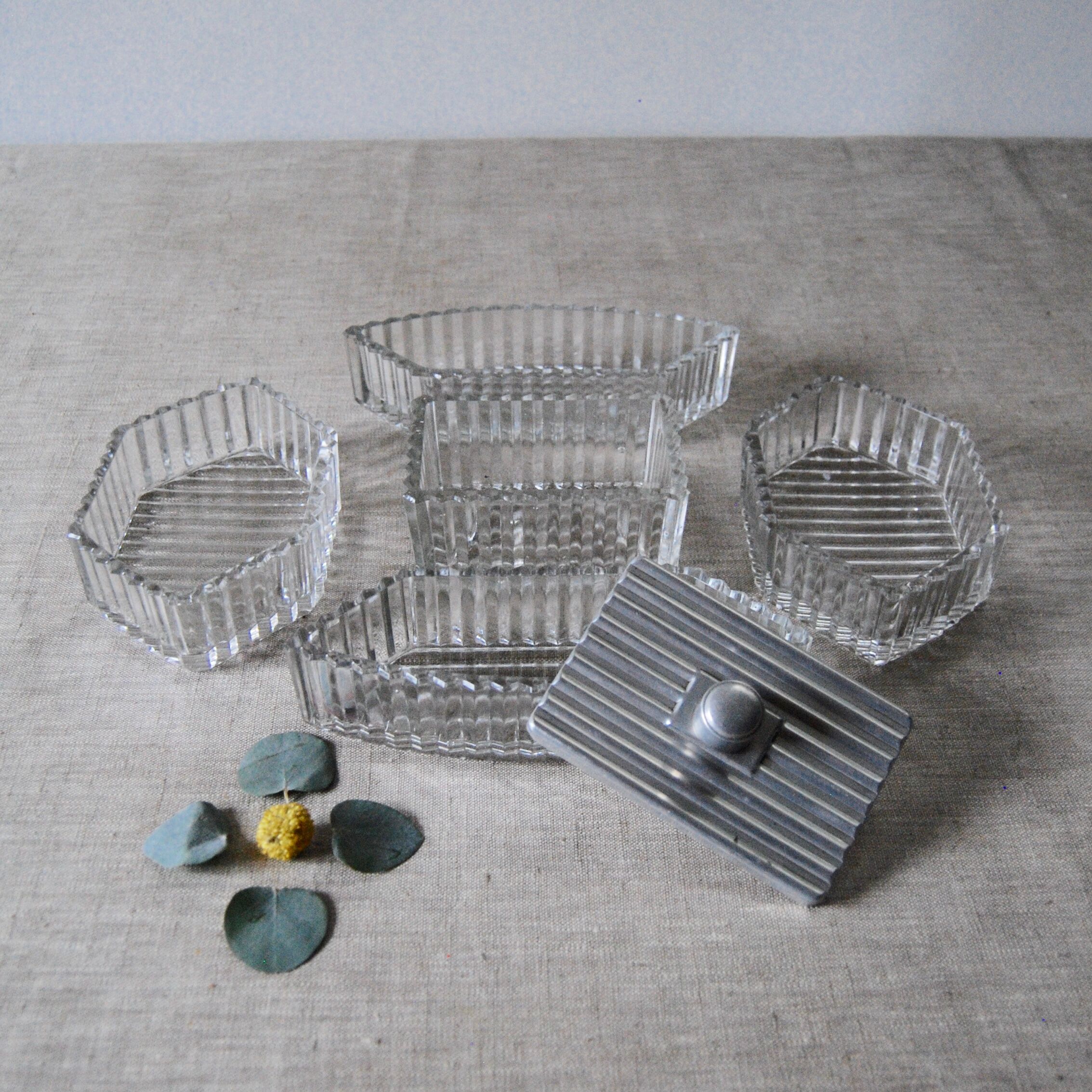 5 ramekins Art Deco style service