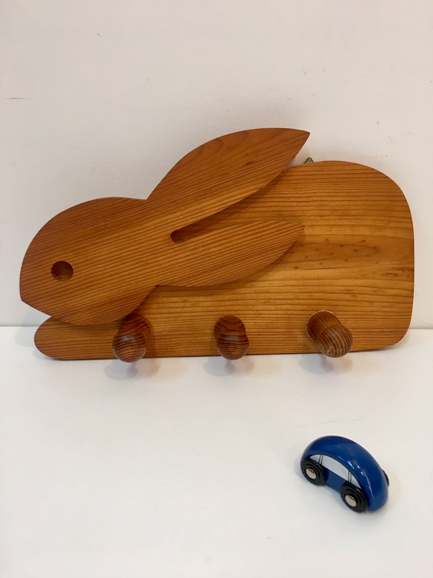 80s rabbit coats holder