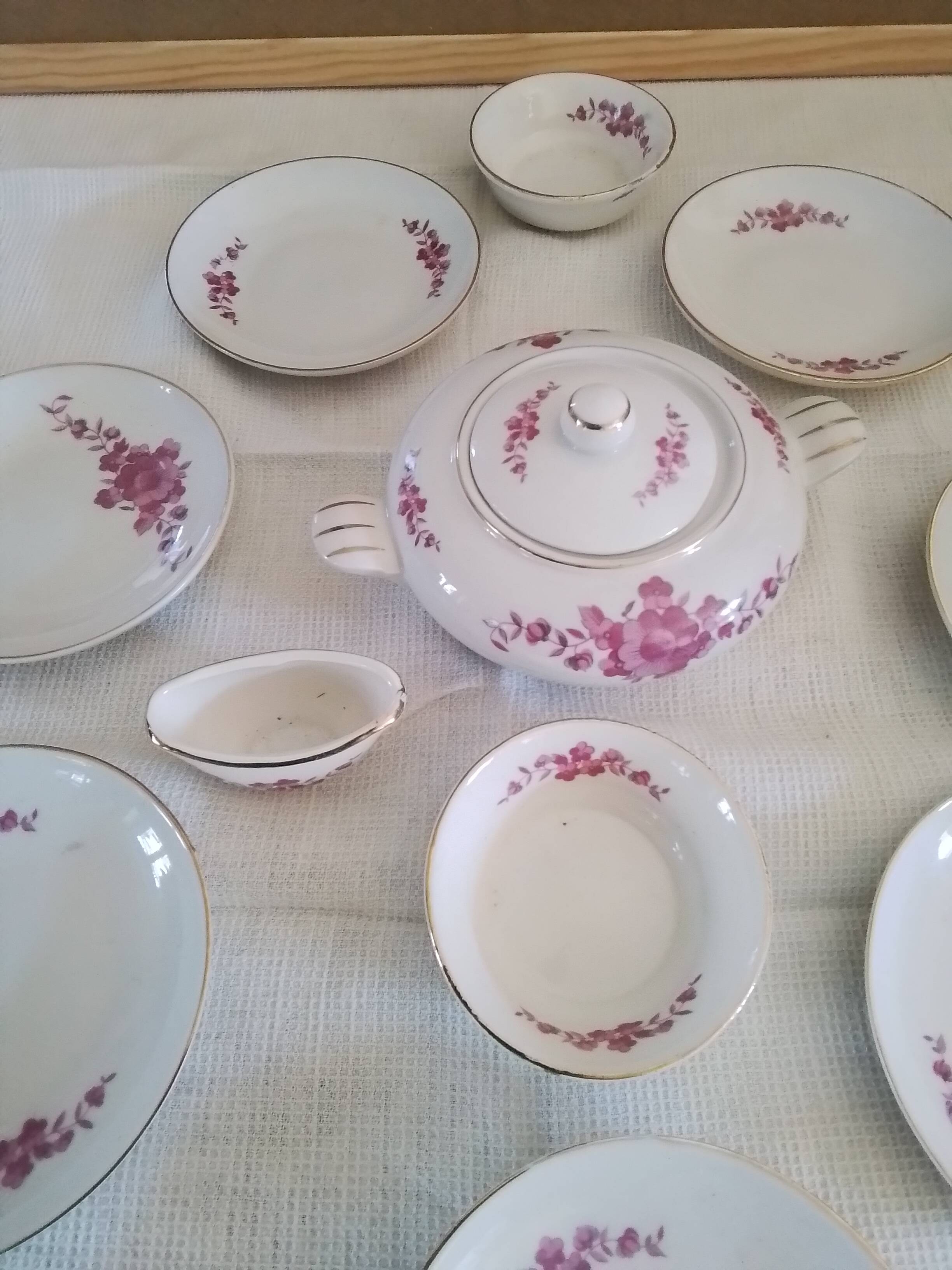 Antique porcelain dinette