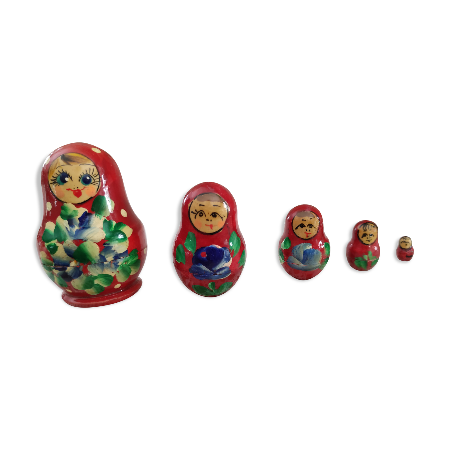 5 red russian dolls