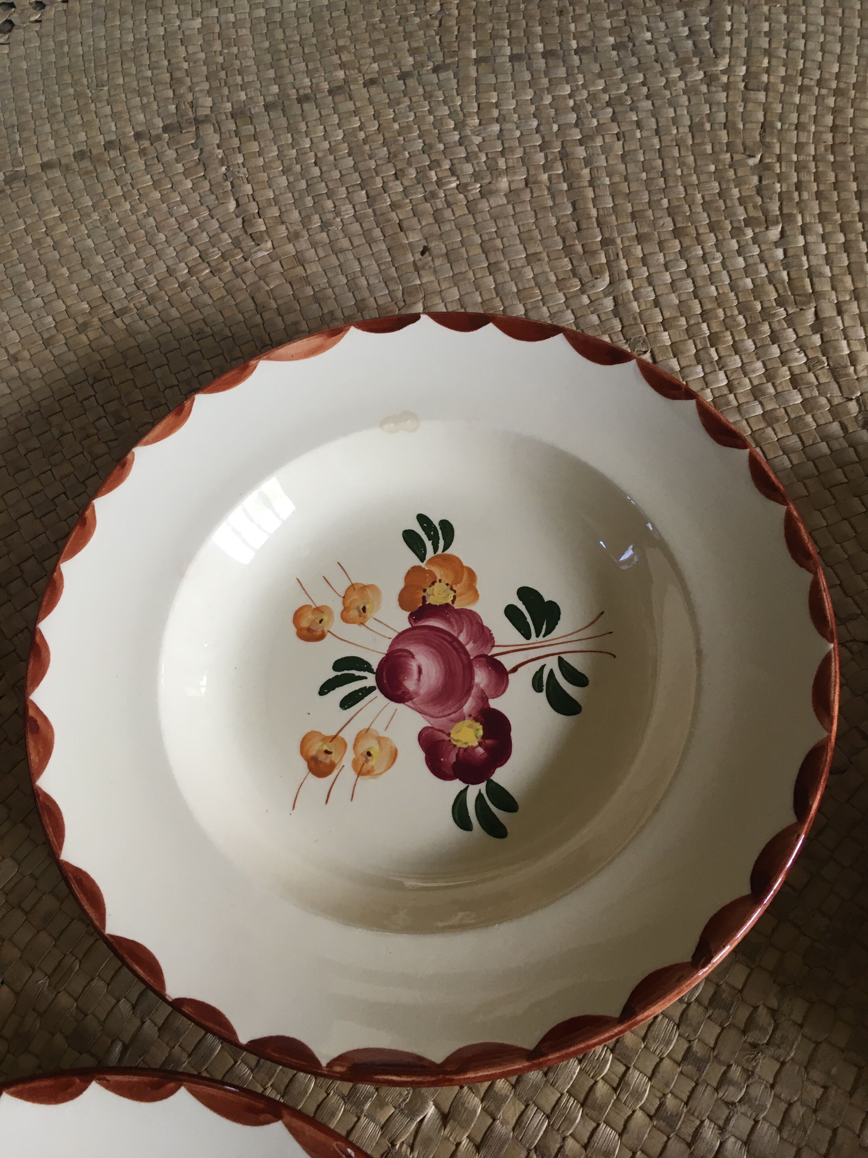 Series of 8 soup plates