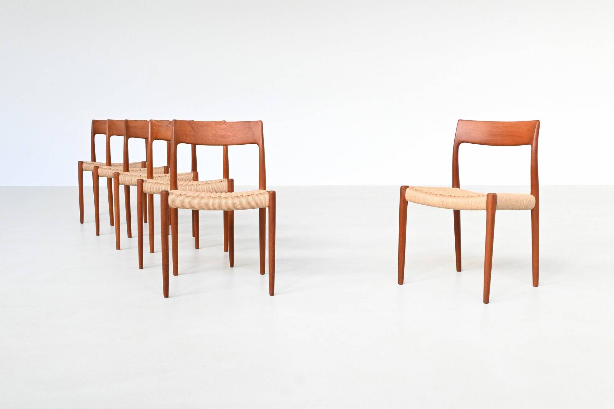 Chaises de salle à manger Niels Otto Moller modèle 77 en teck, Danemark, 1960