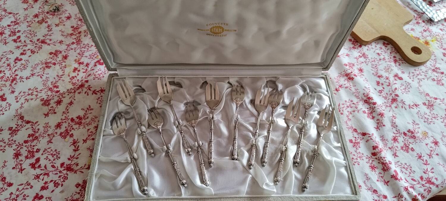 12 silver cake forks