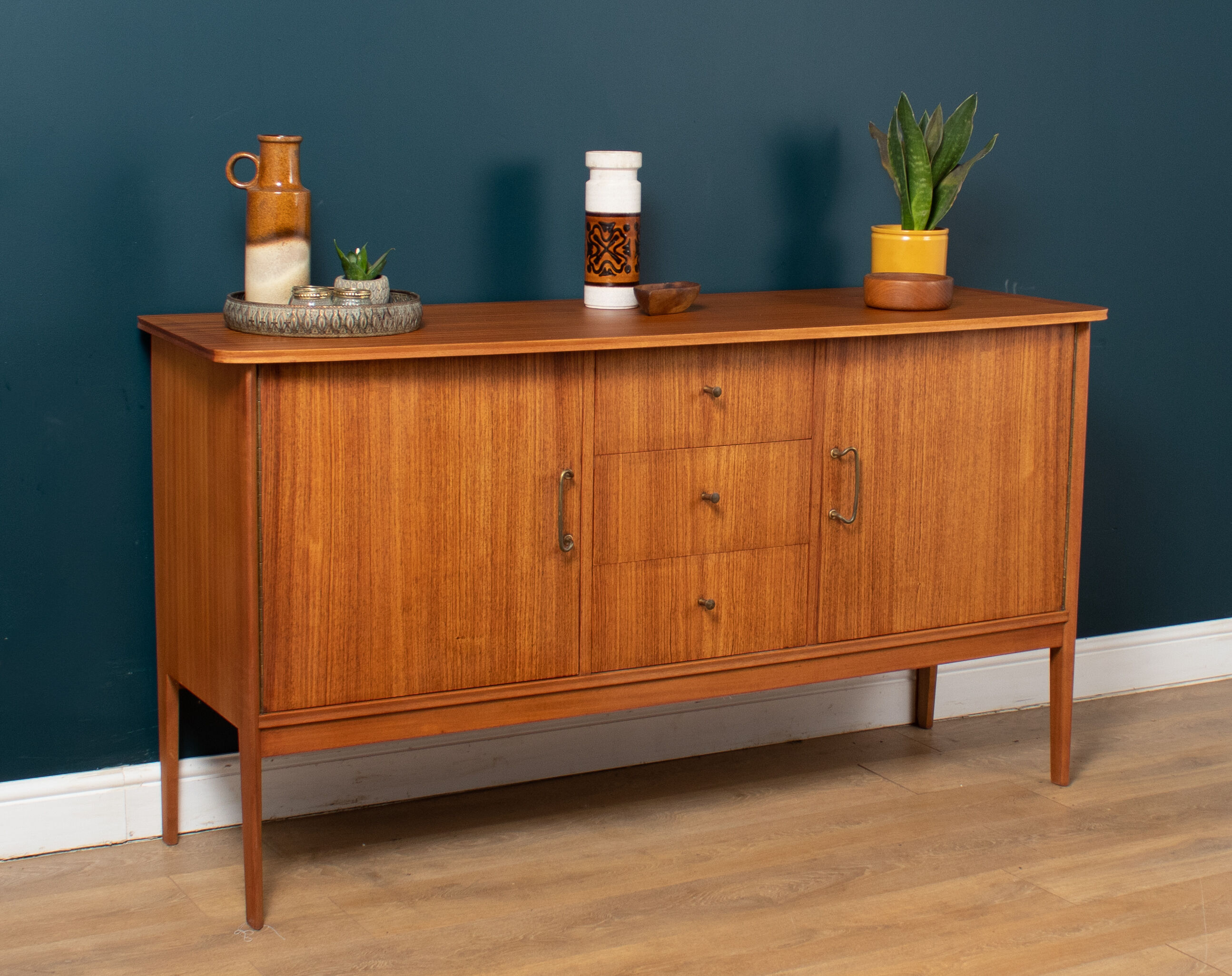 Buffet rétro en teck des années 1960 mid century par Vanson