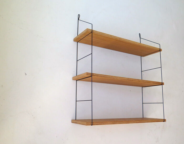String shelf system