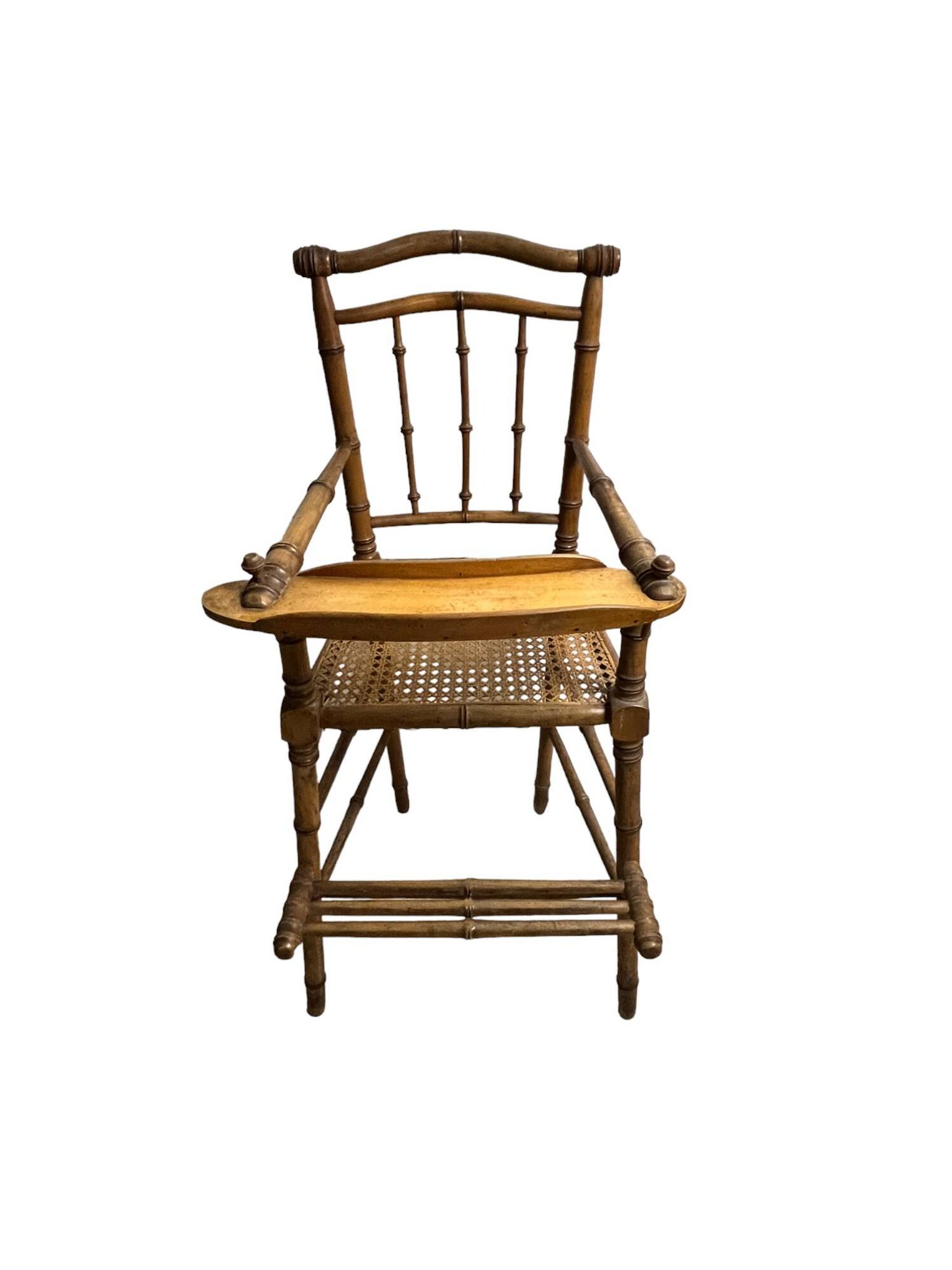 Ancienne chaise haute bébé ou poupée bambou début XXème