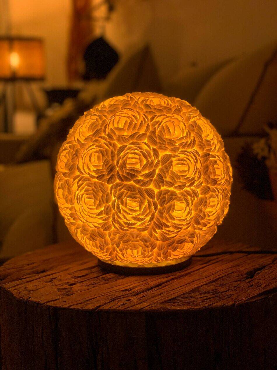 Lampe à poser en coquillages