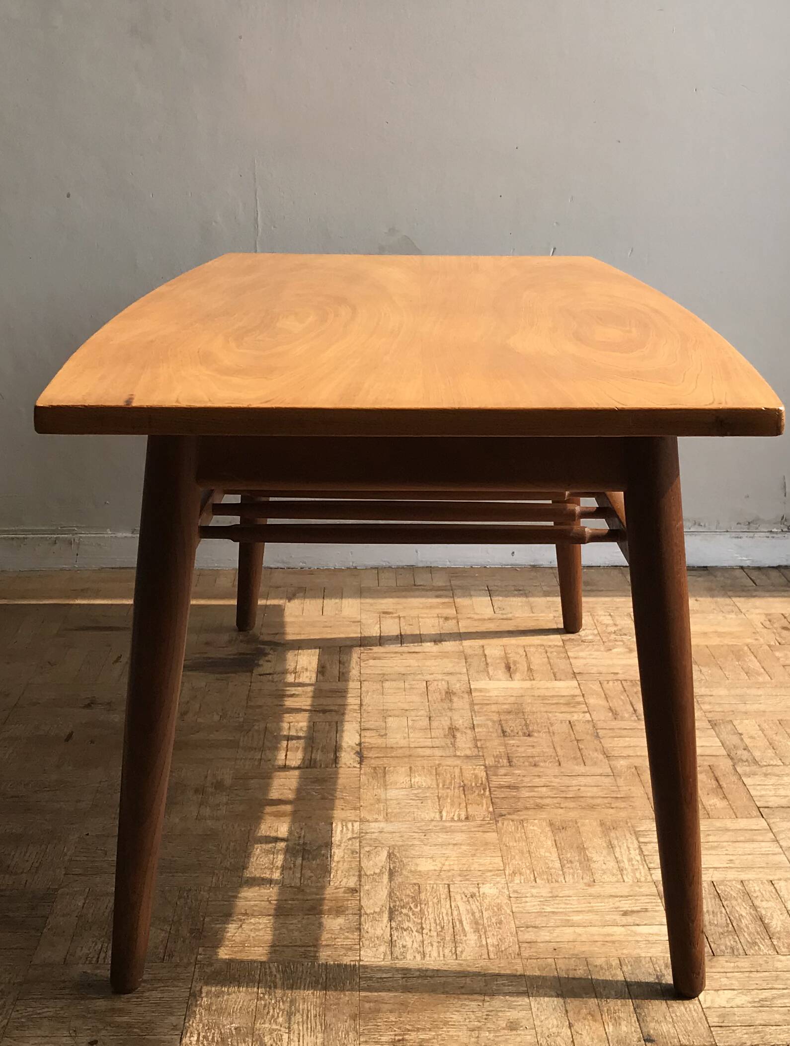 Table basse en teck clair, édition anglaise des années 1960