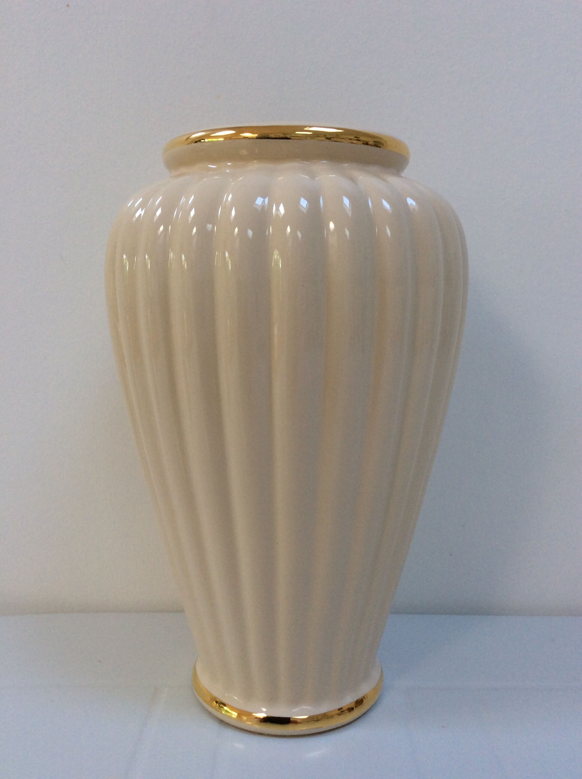 Elegant vase of the 1970s