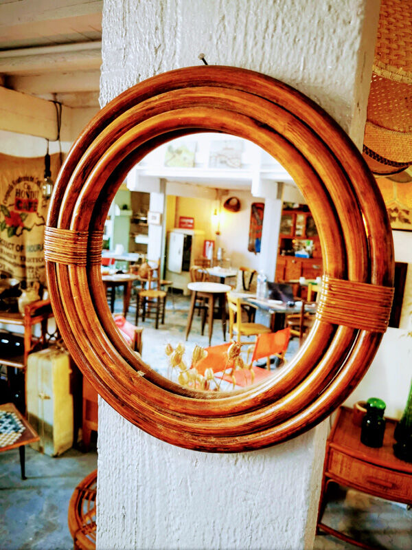 Round rattan mirror
