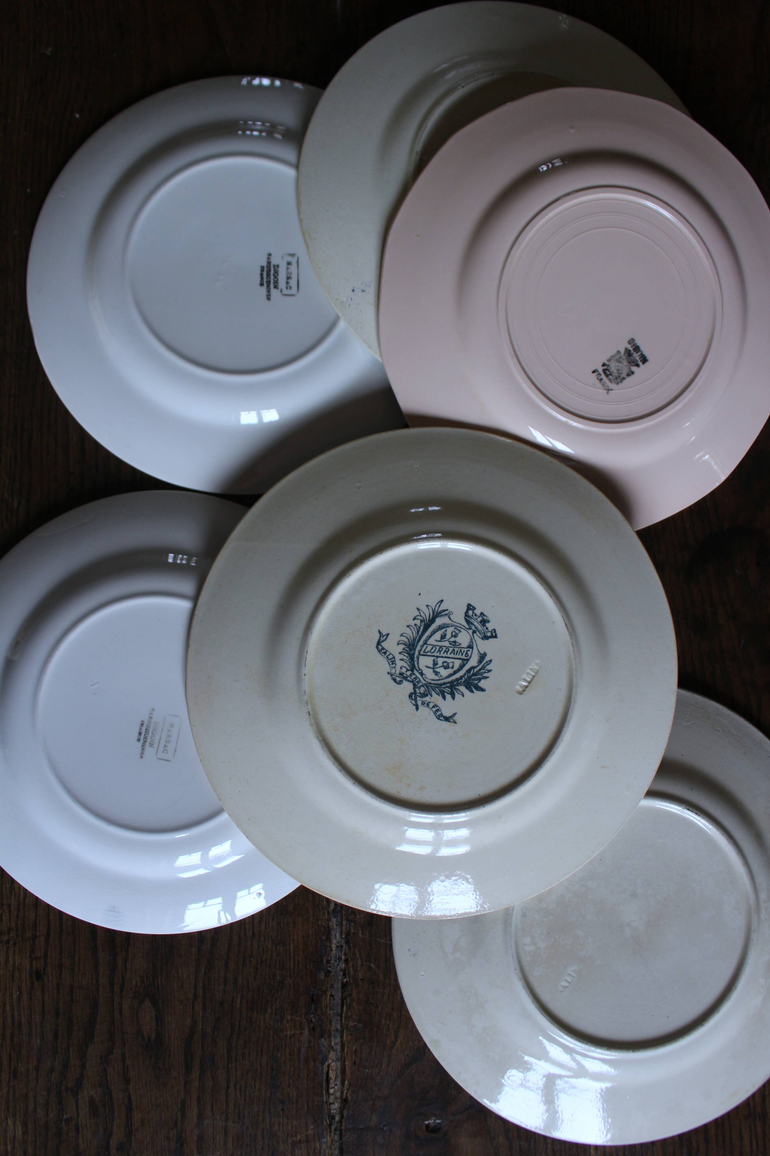 6 mismatched flat plates Terre de Fer Digoin Sarreguemines