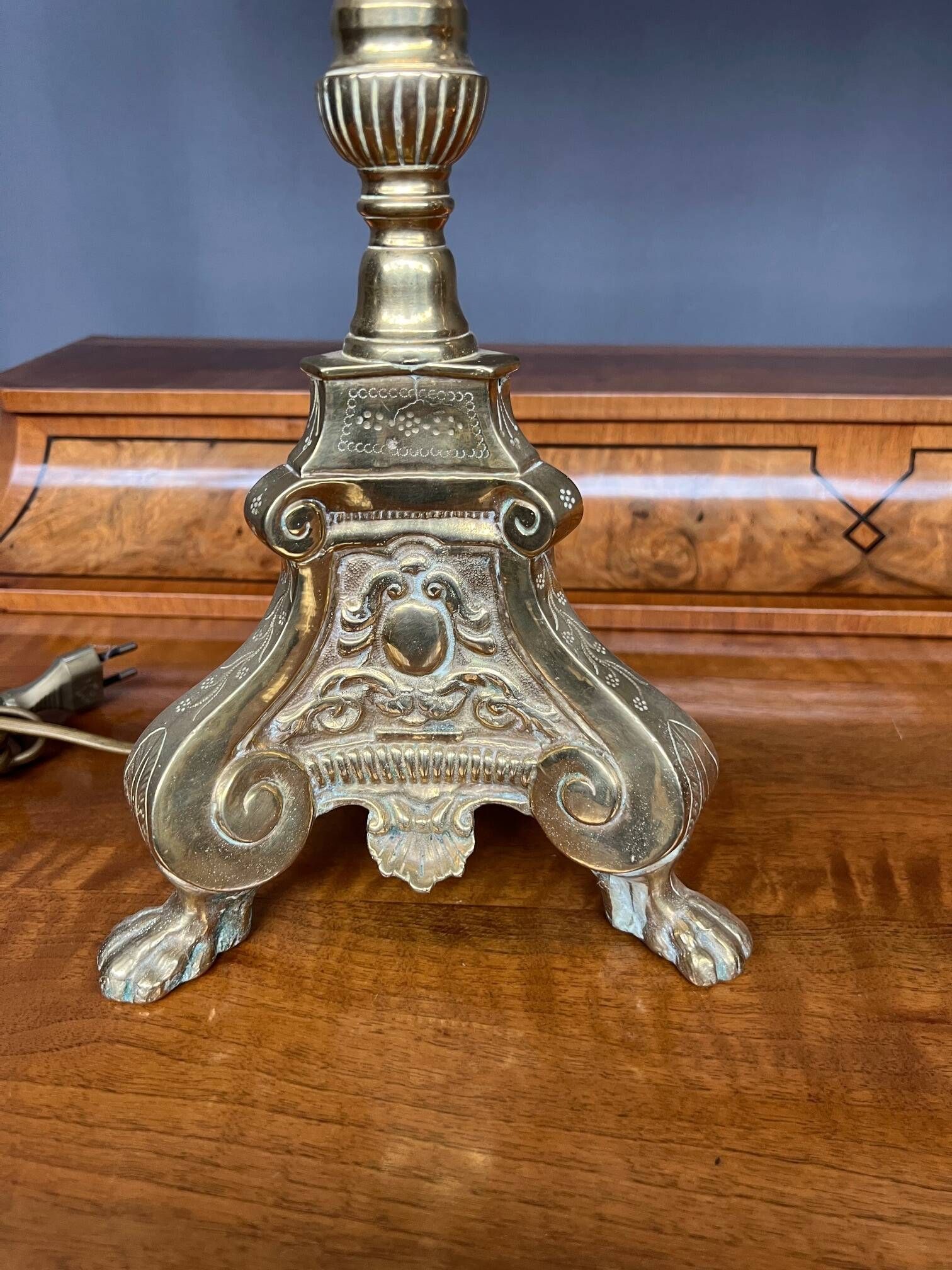 Paire de lampes Renaissance. Bronze doré.