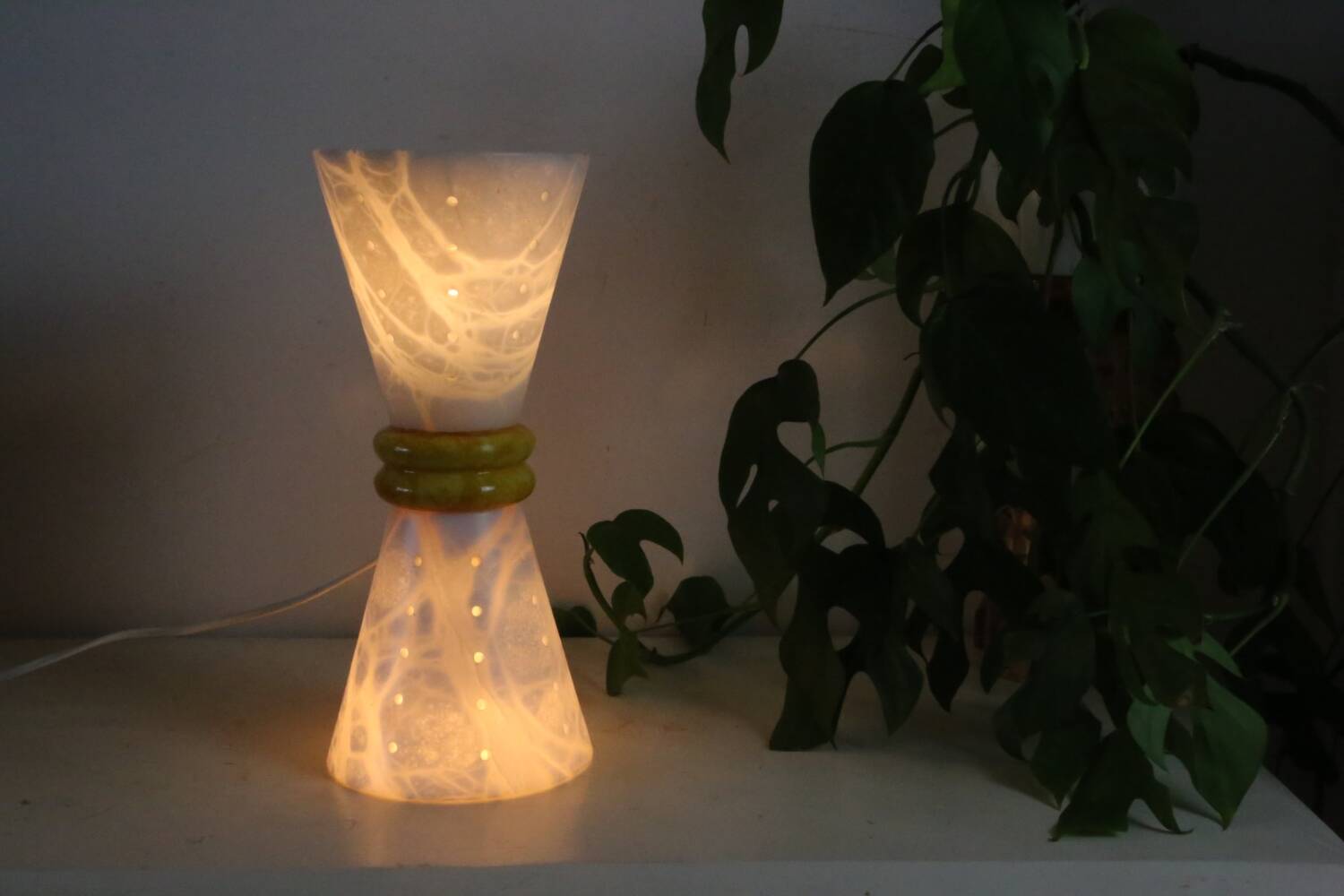 Alabaster and marble diabolo lamp