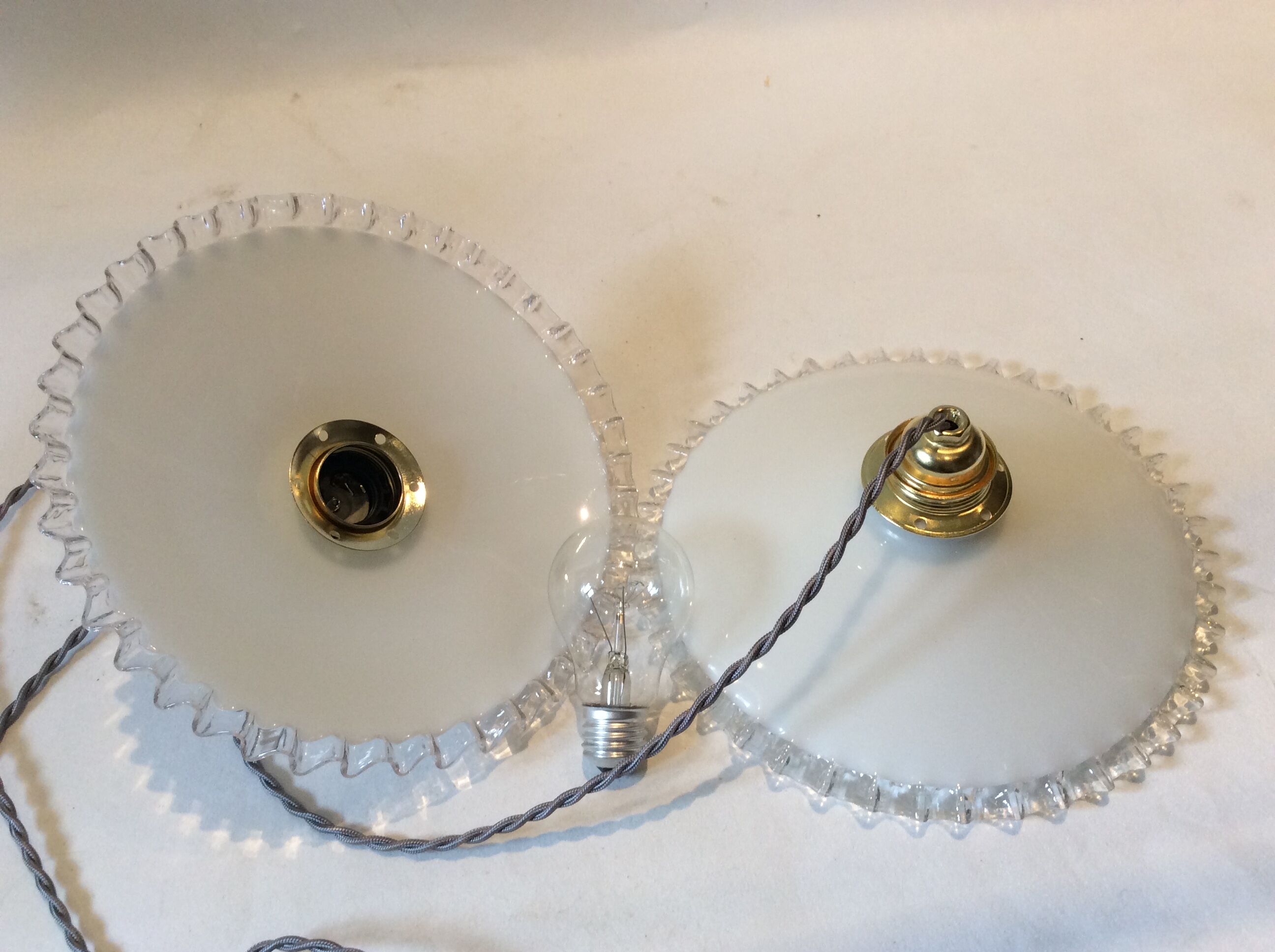 Duo of hanging lamps in opaline