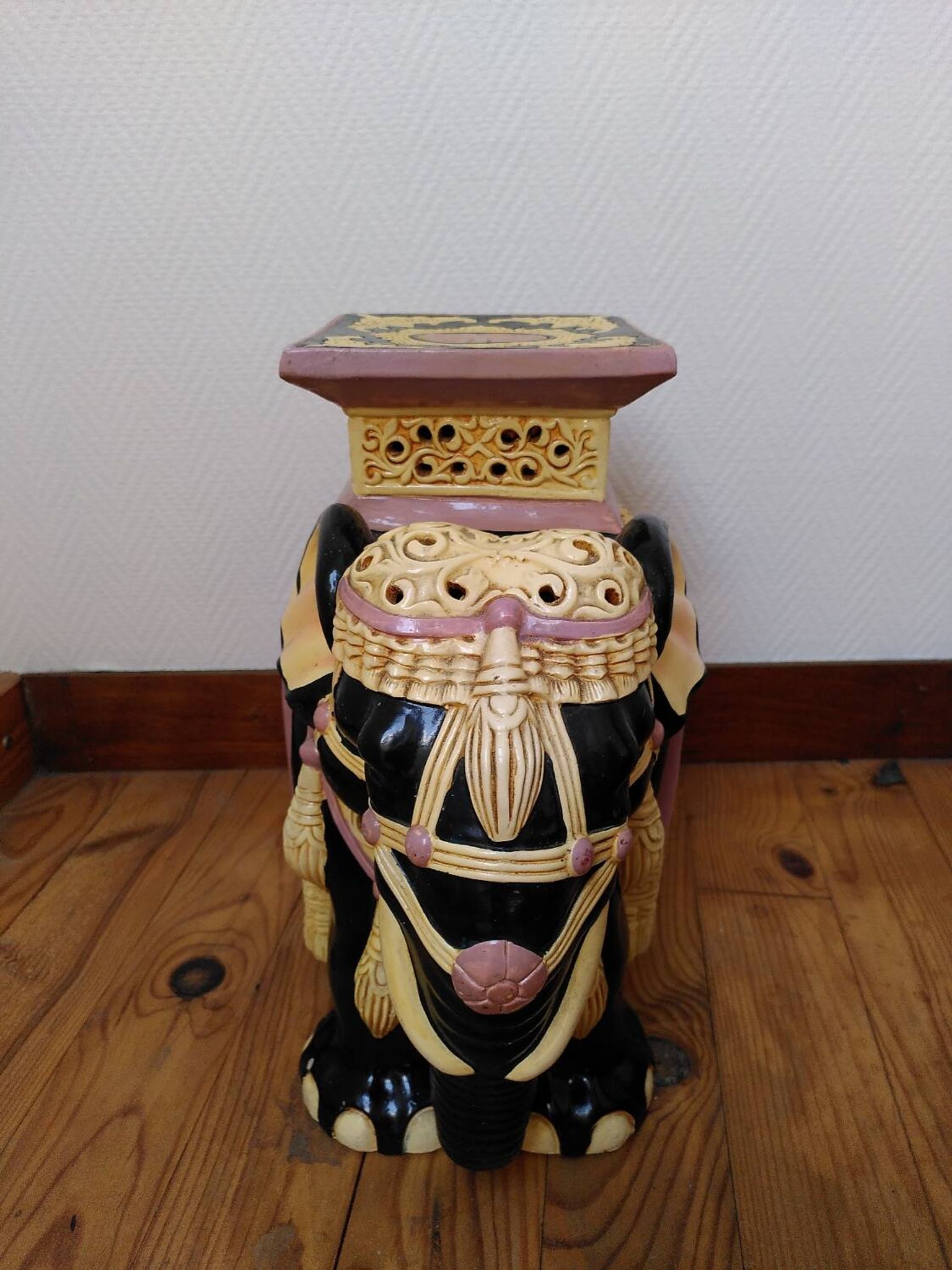 Éléphant en céramique des années 60