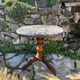 Small tripod pedestal table in walnut from the 19th century