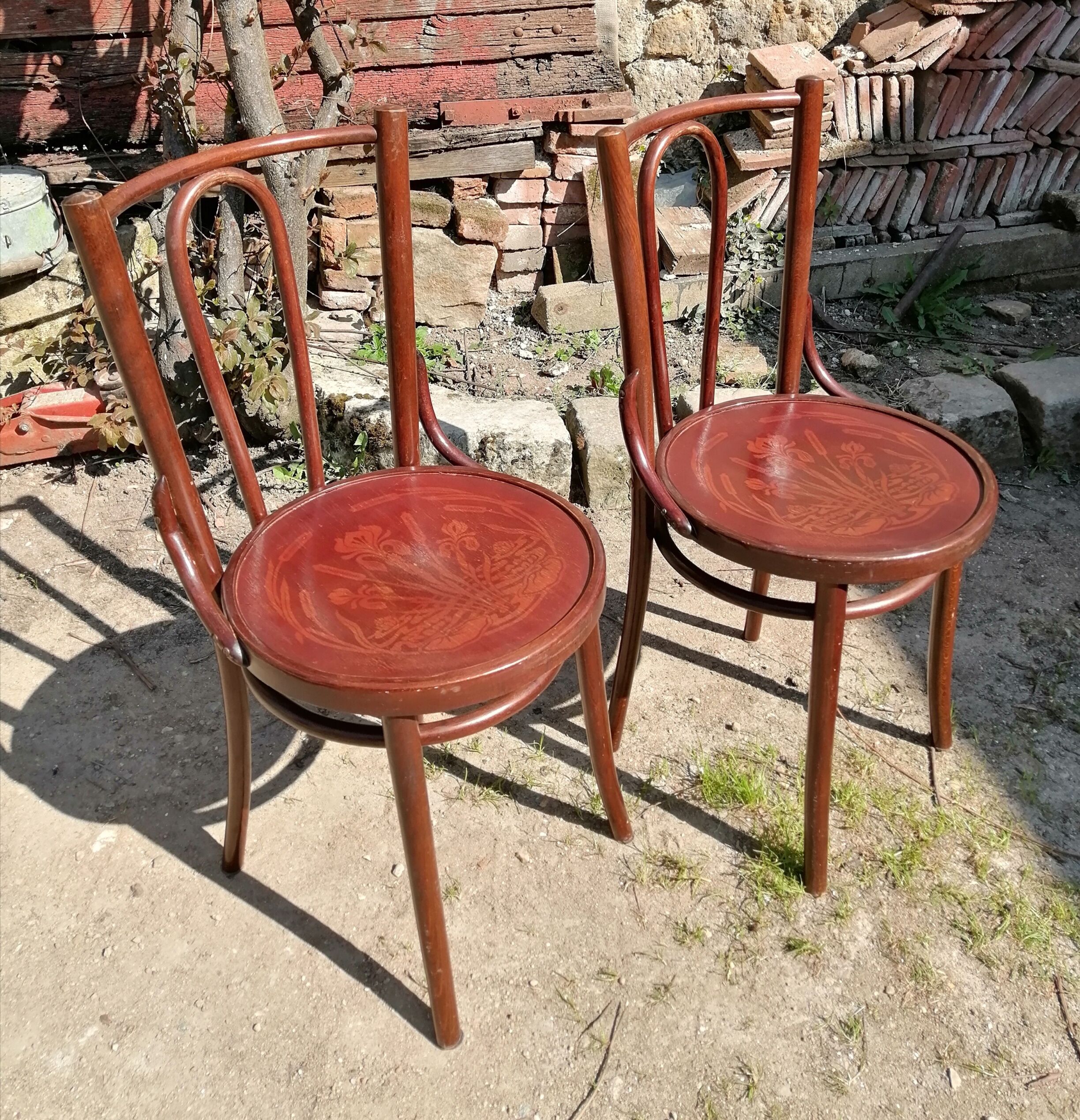 Paire de chaises bistrot en bois courbé