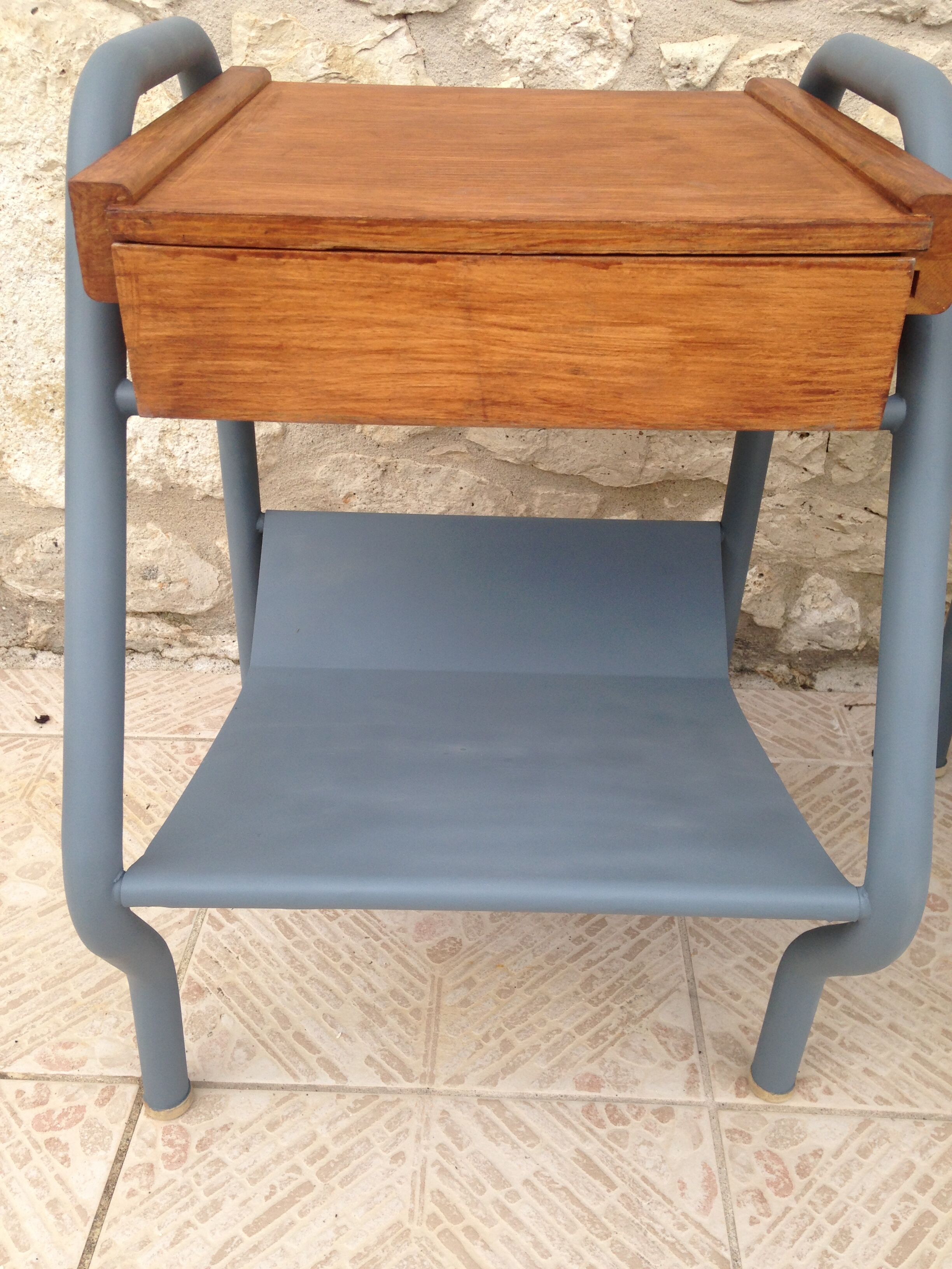 Pair of bedside years 50/60