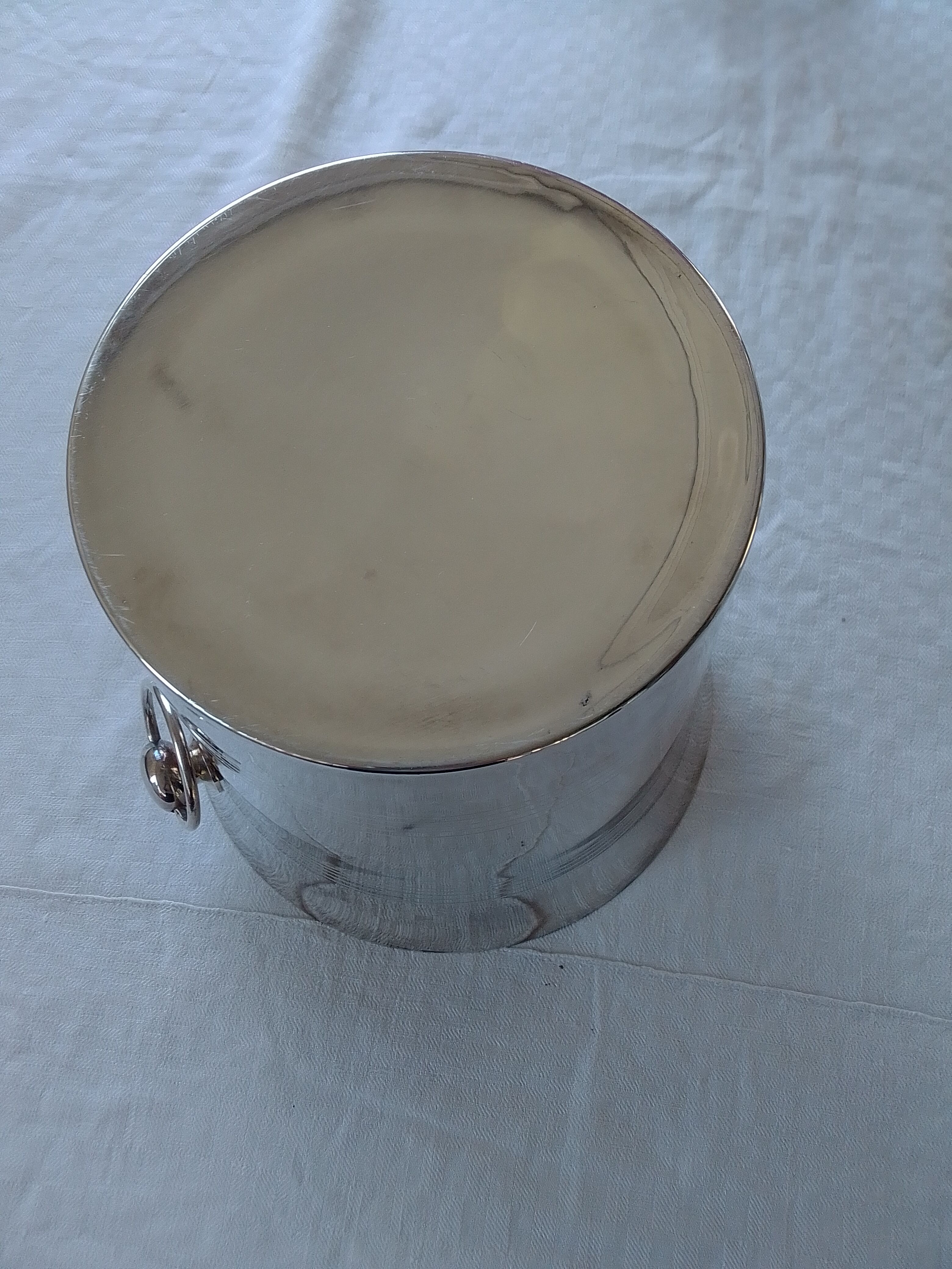 Champagne bucket in silver metal