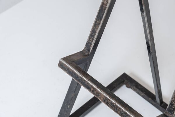 Ensemble de deux tabourets de bar prototypes des années 1950.