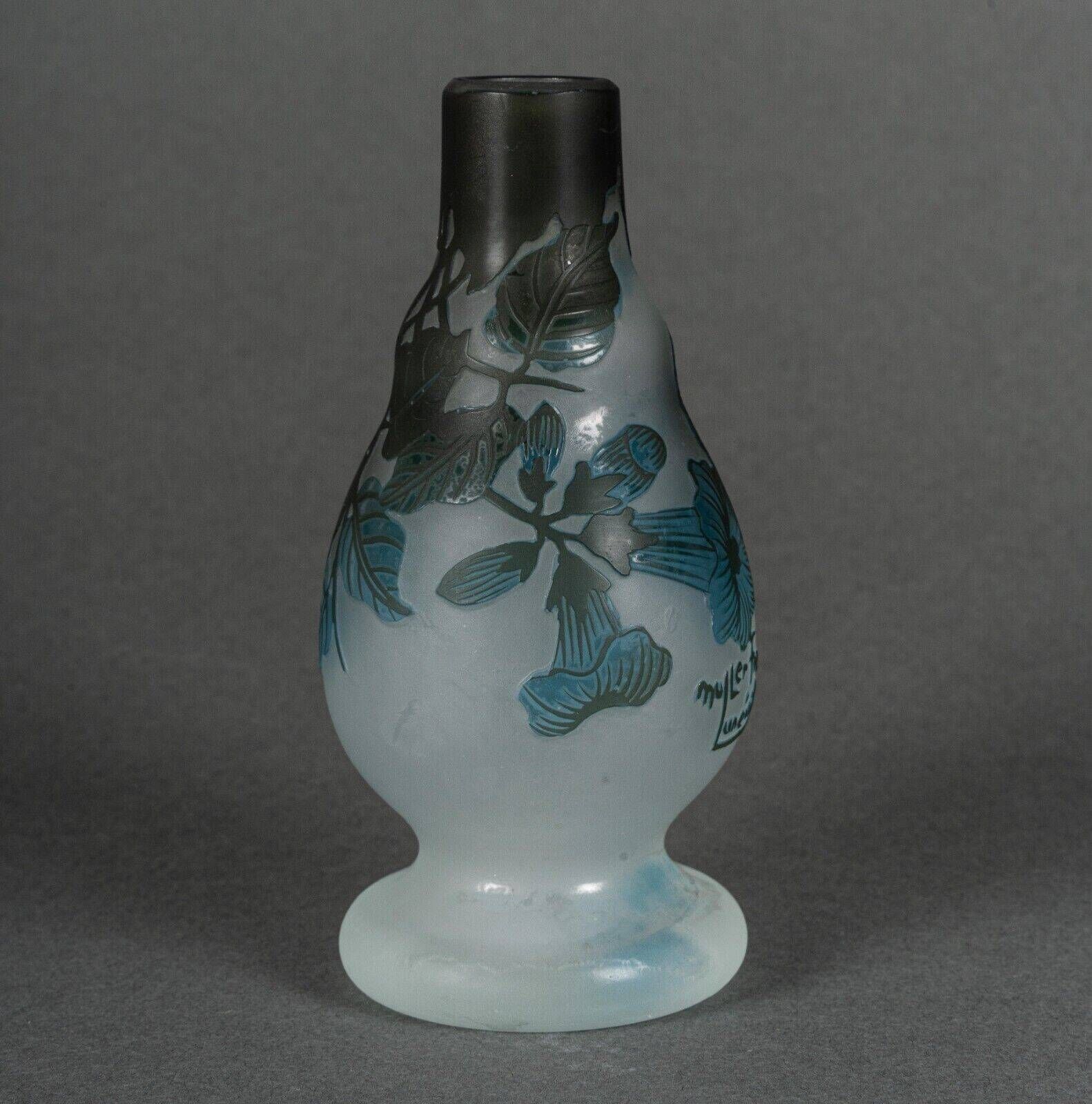 Vase in glass paste Muller Frères Lunéville foot shower floral decor