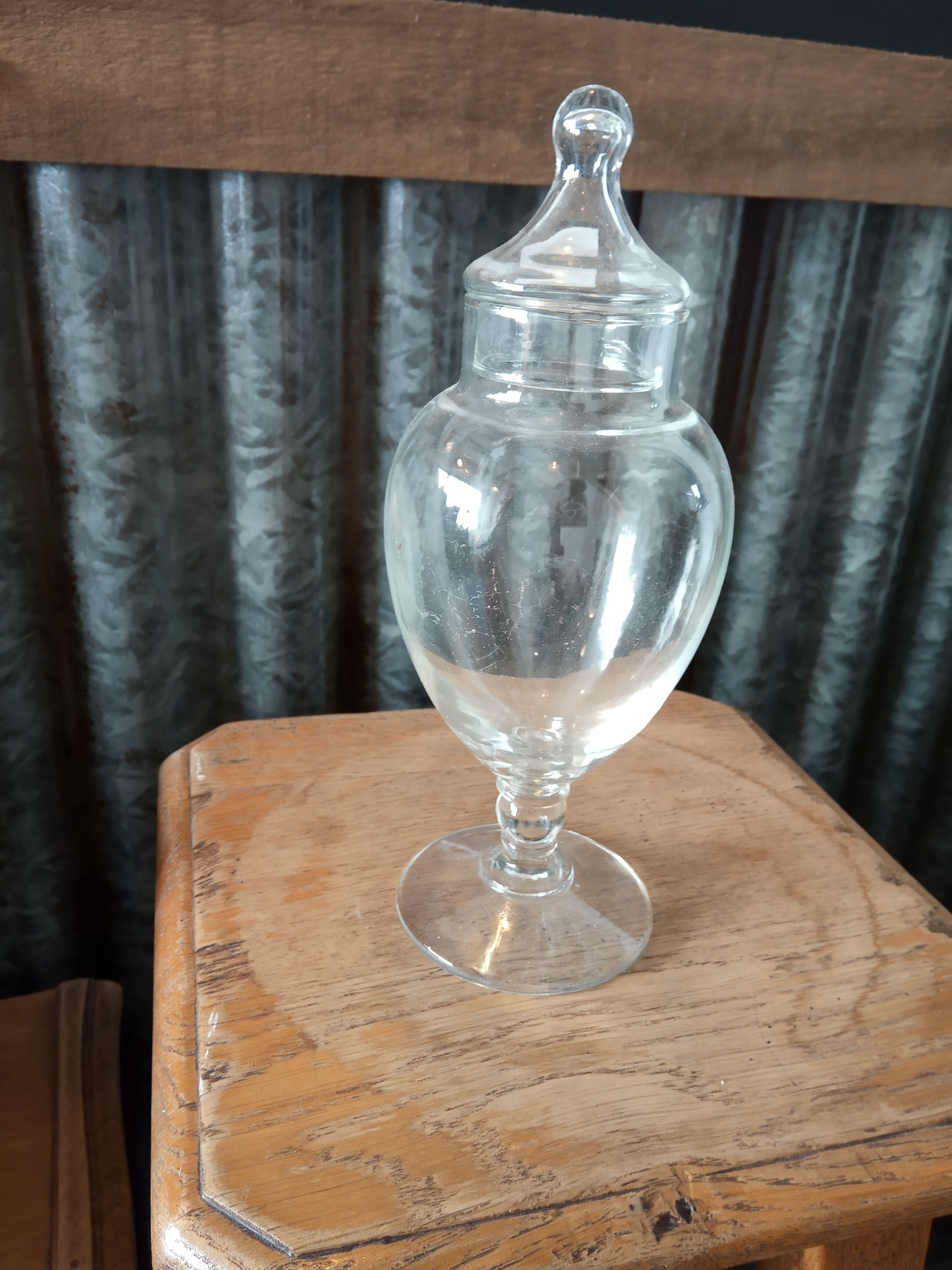 Standing apothecary bottle