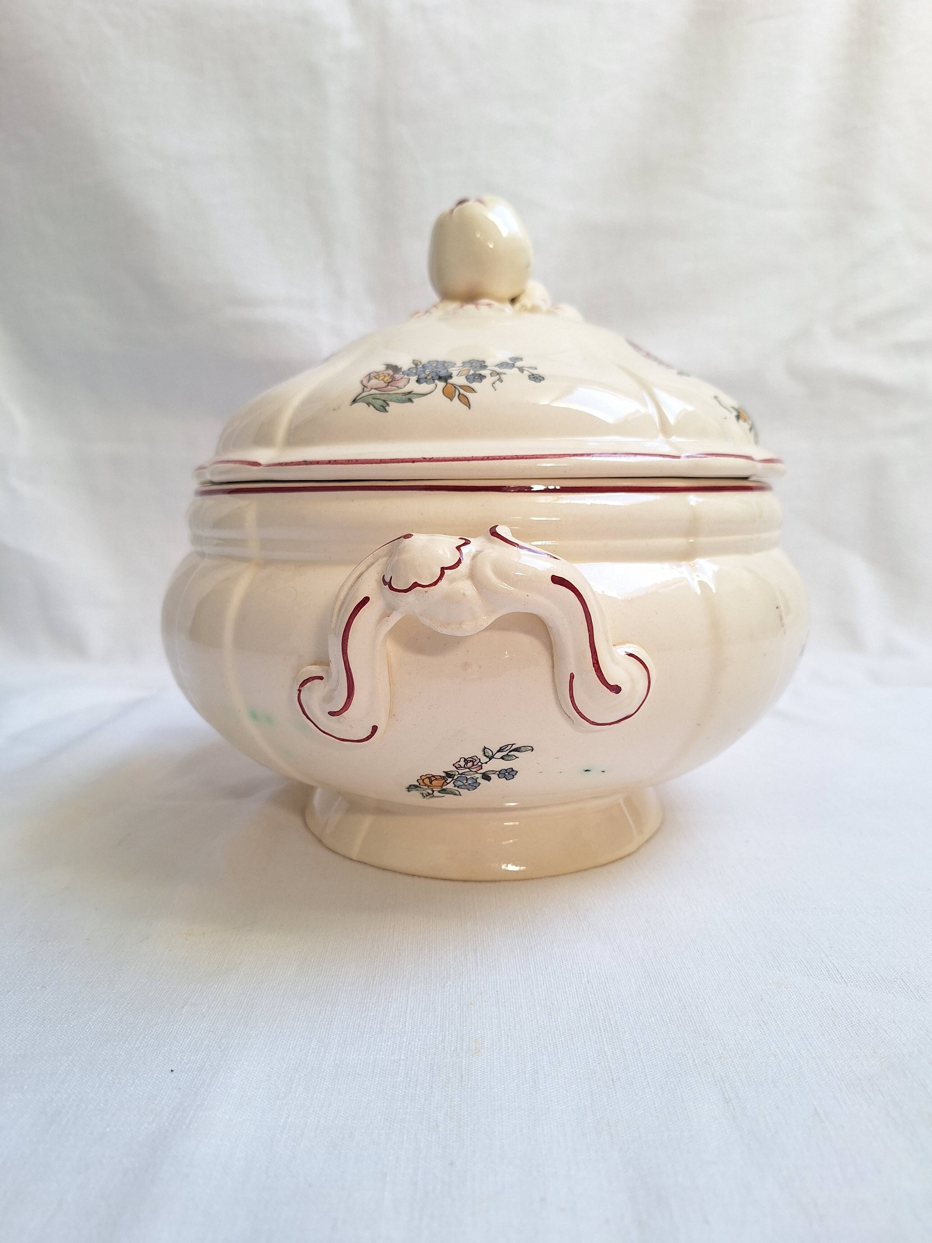 Soup tureen Digoin Sarreguemines Model Lorraine