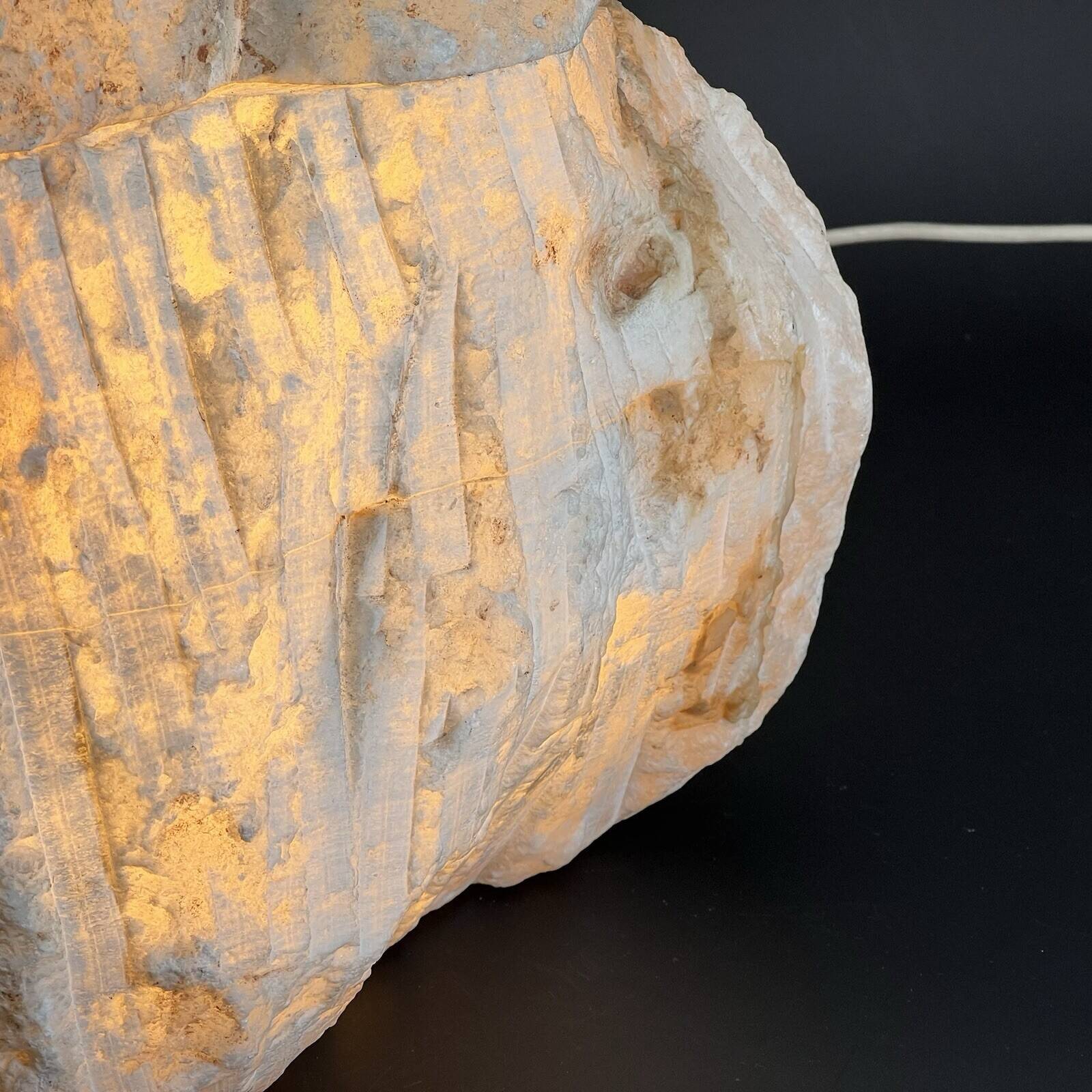 Large brutalist table lamp - alabaster - 1970s - vintage - made in Italy
