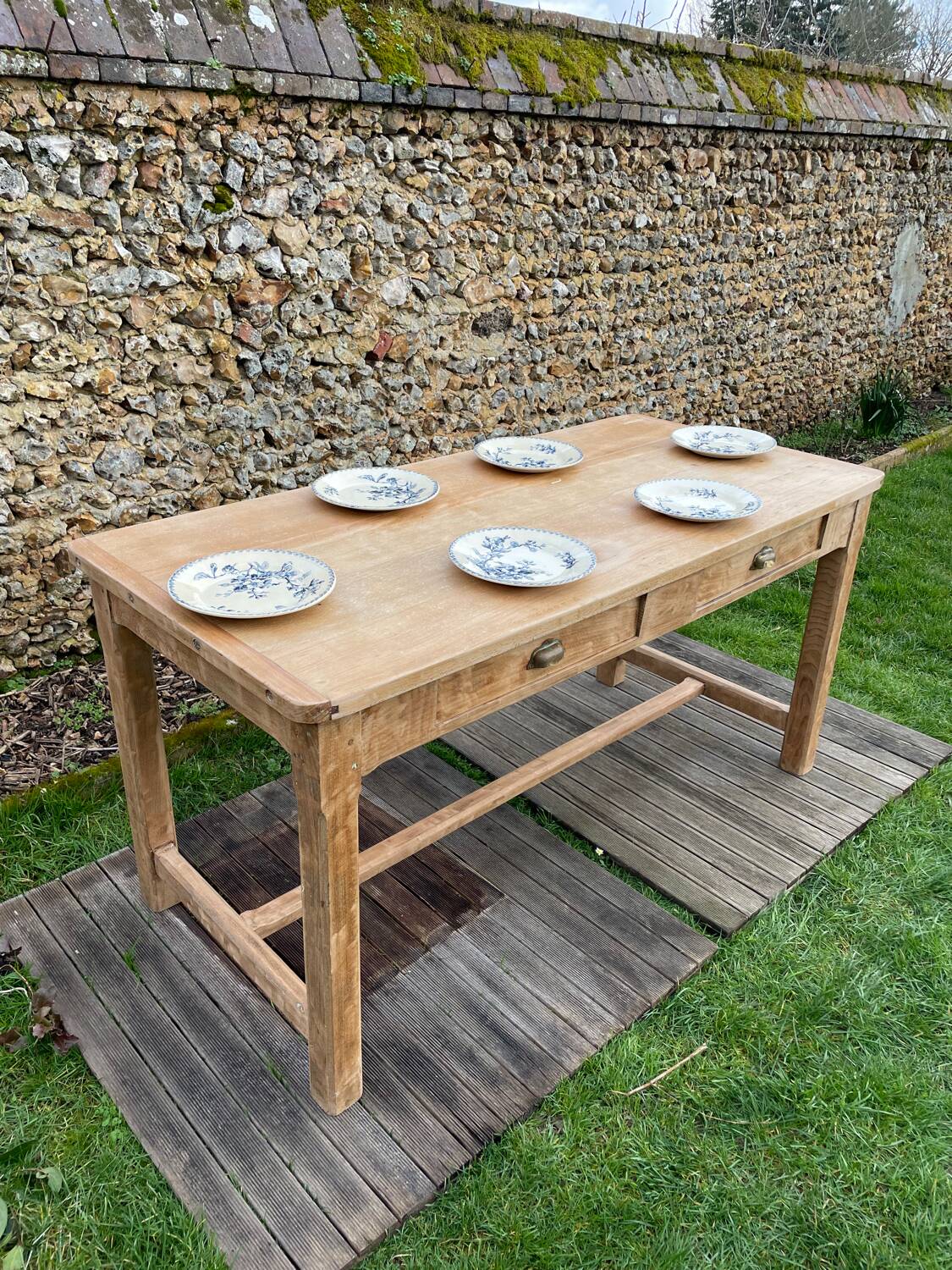 Farmhouse table with 2 drawers in solid beech