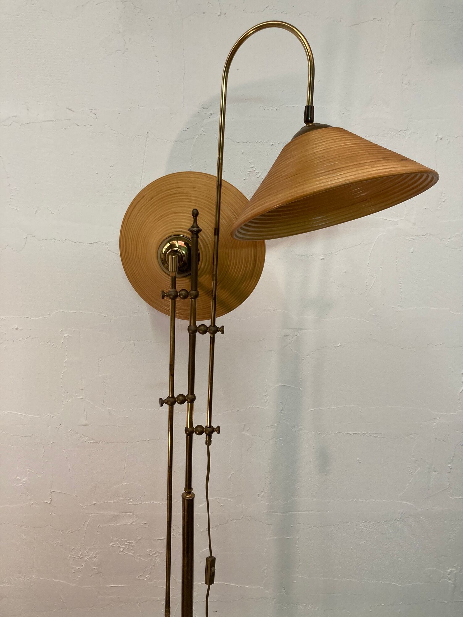 Bamboo rattan and brass pencil or split reed floor lamp, Italy 1980s