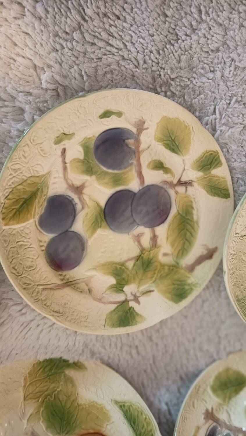 5 St Clément barbotine plates