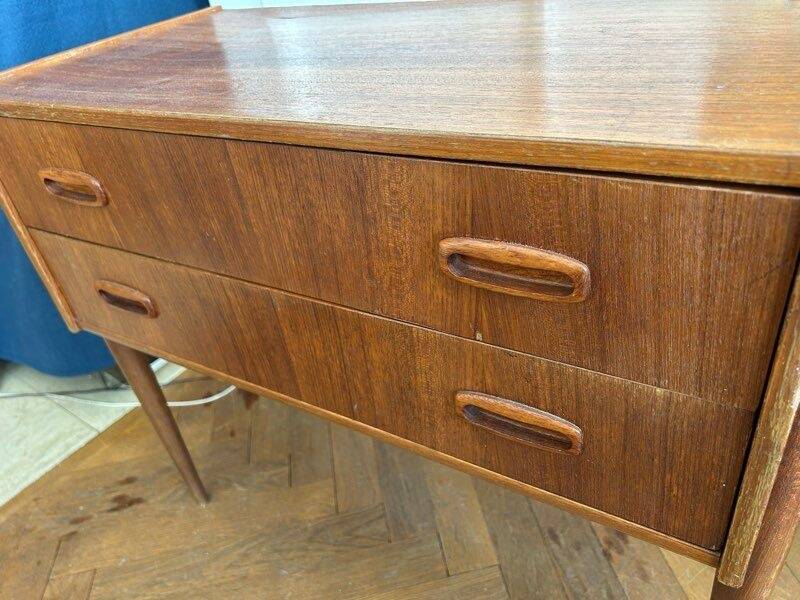 Table de chevet / petite commode scandinave design année 70