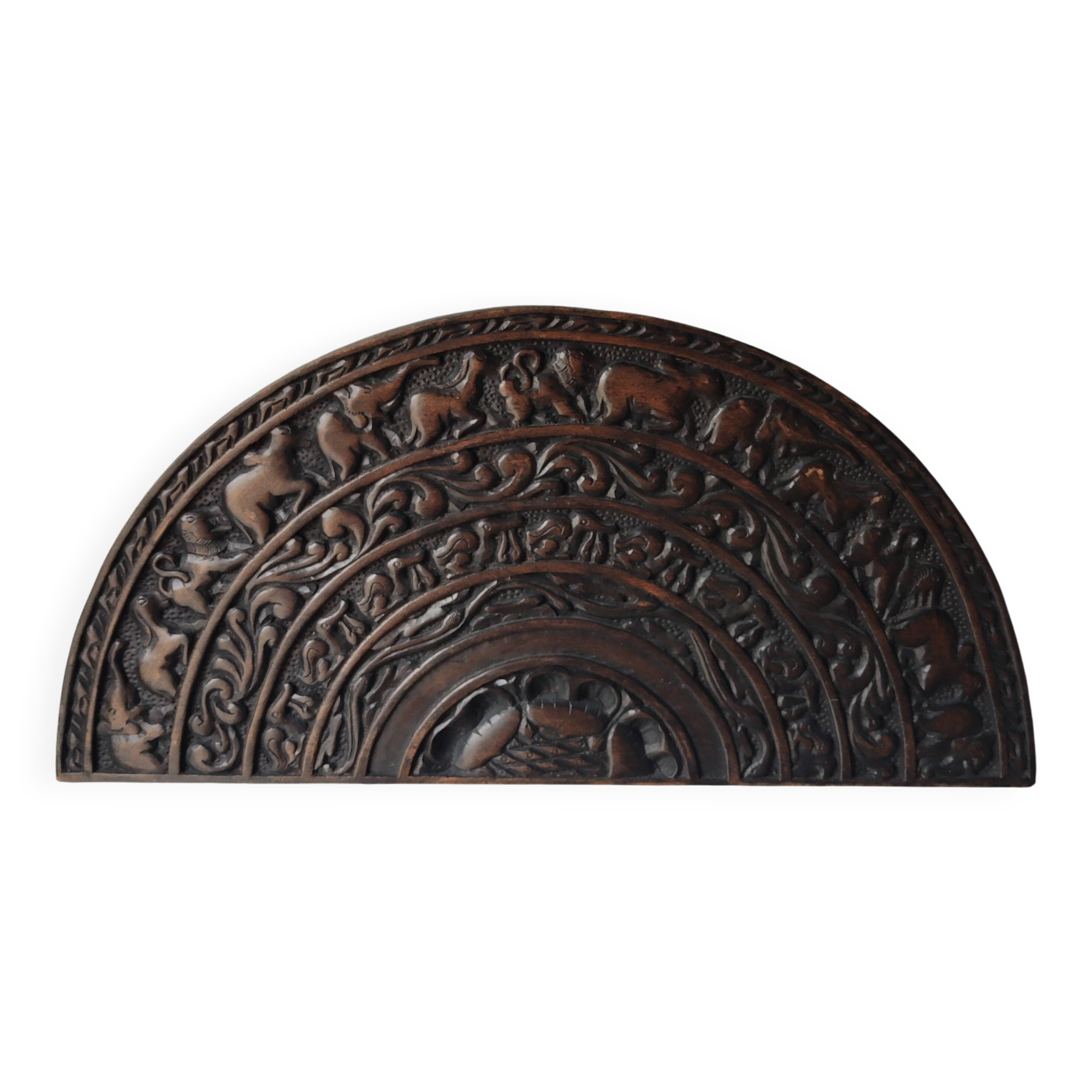 Carved wooden fronton mural – Asian craftsmanship