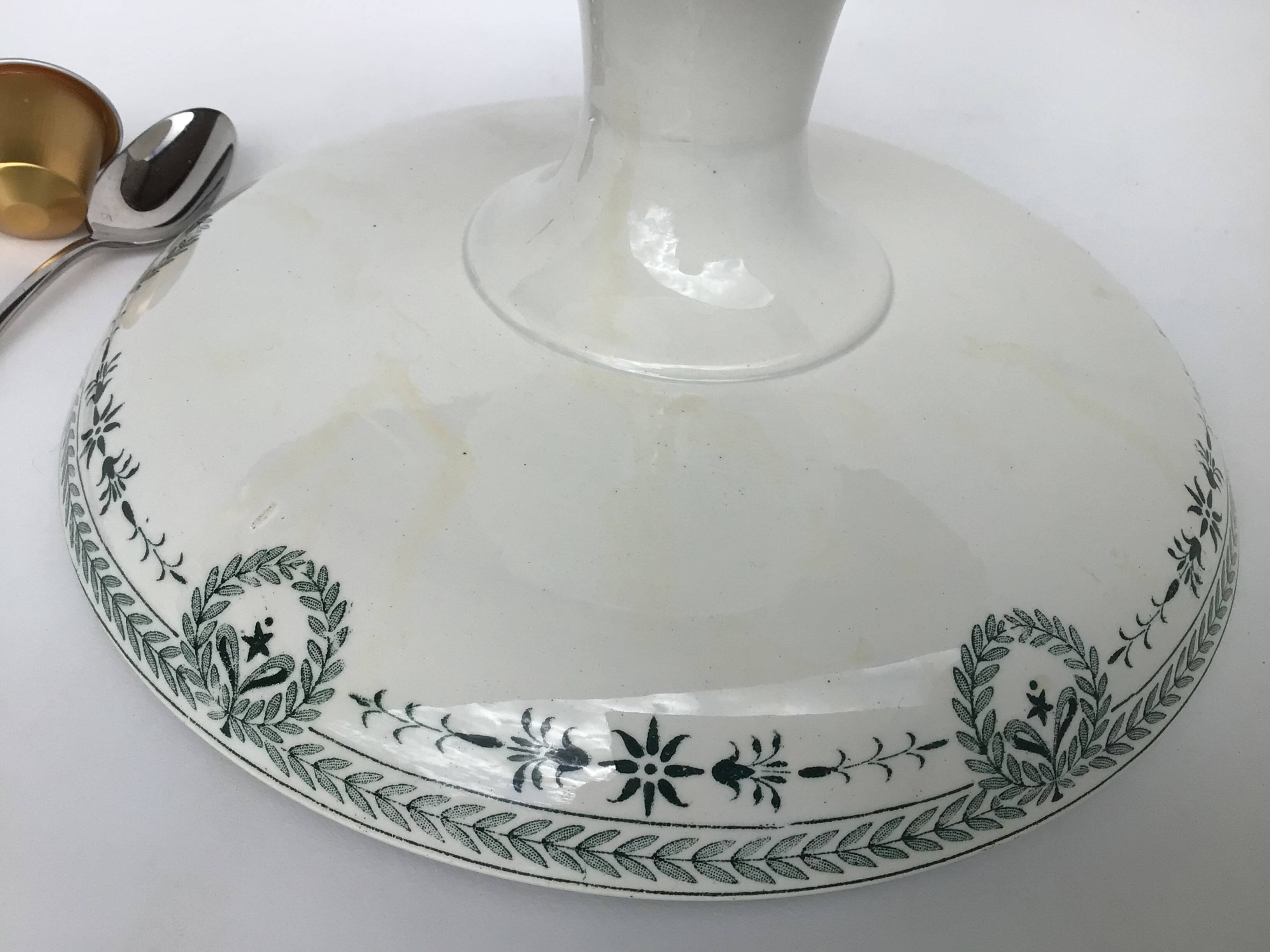 Terre de Fer Digoin dark green standing bowl