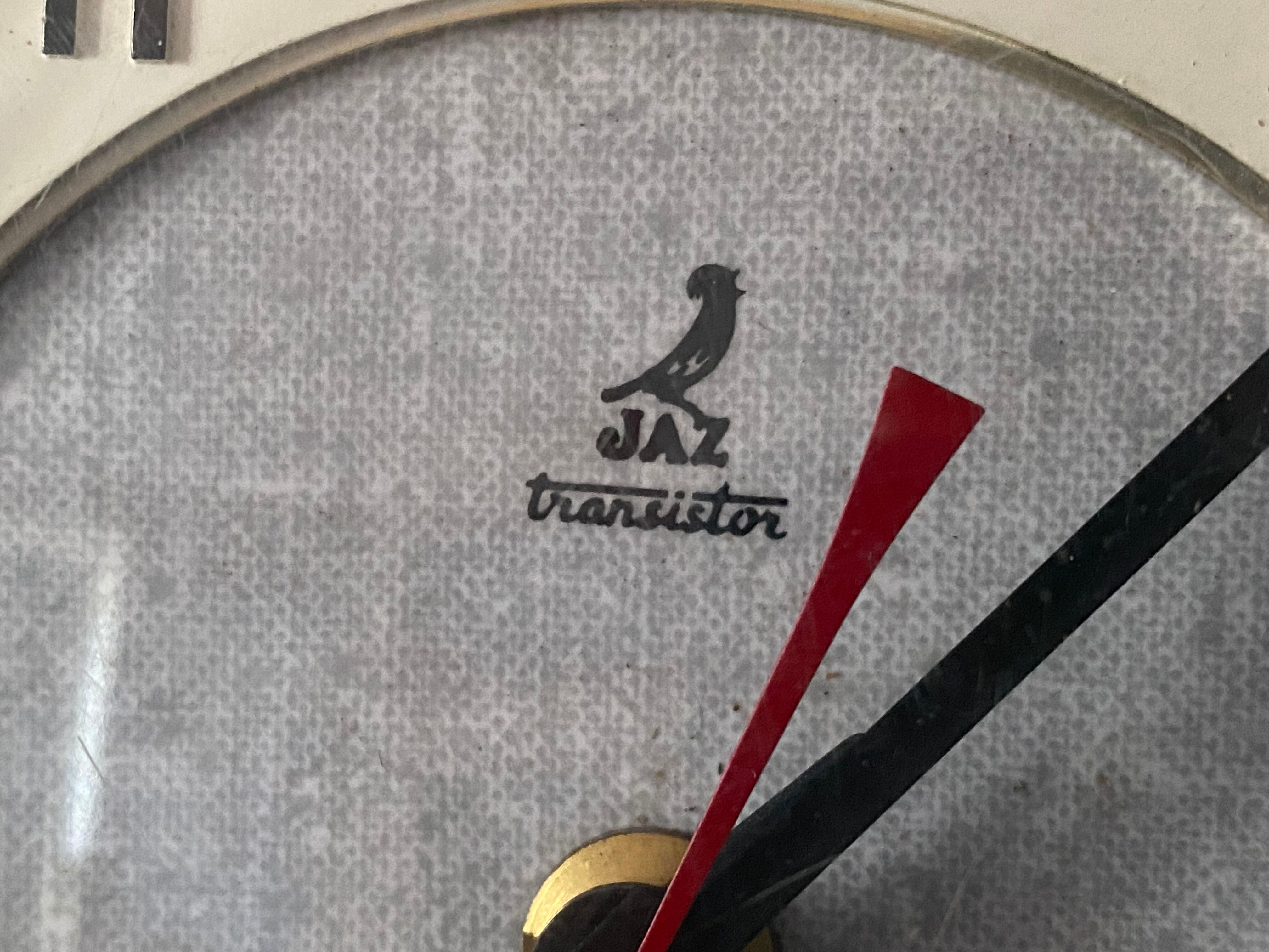 Jaz clock in formica