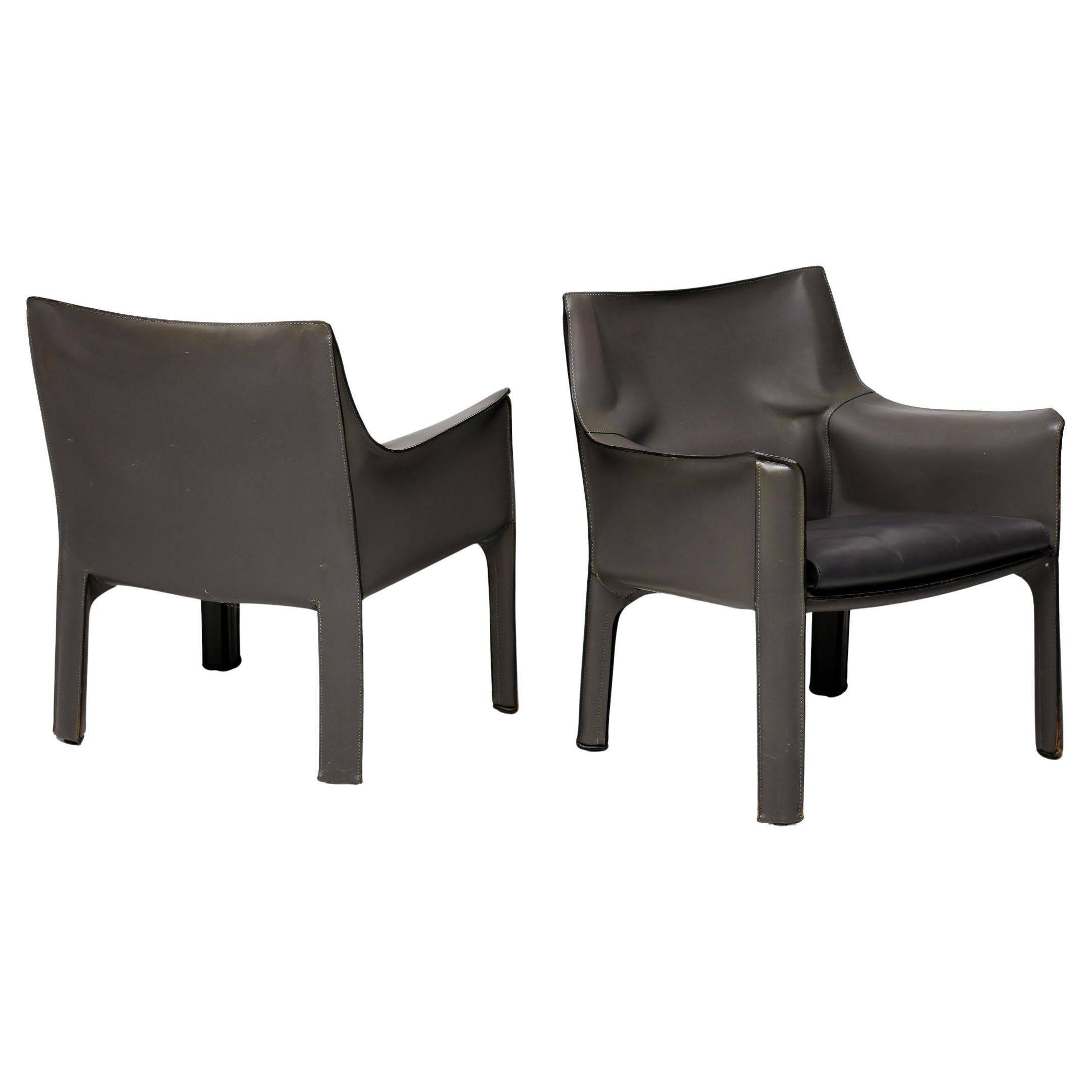 Pair of Cassina Cab 414 sun loungers in grey elephant skin by Mario Bellini.