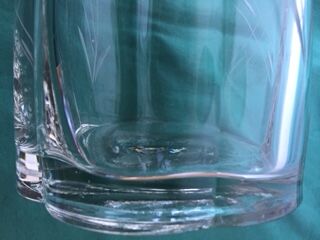 Glass vase polylobe serious pattern foliage