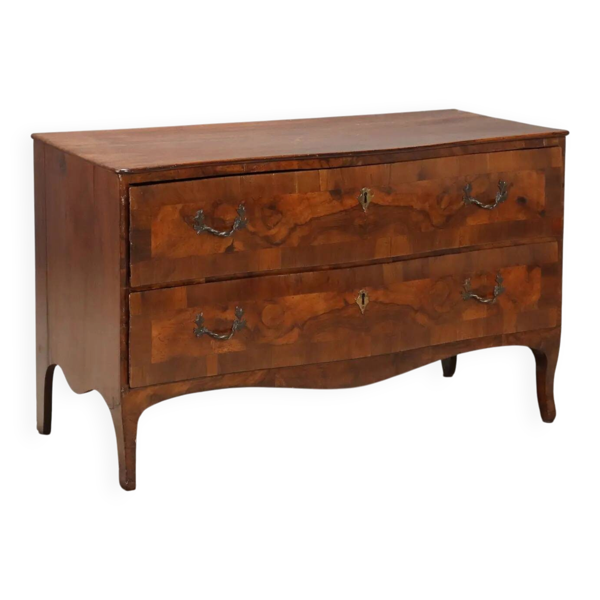 Lombard-Venetian Barocchetto commode in walnut