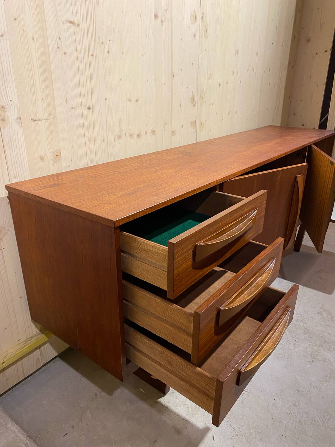 Sideboard