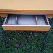 Table orange formica, 2 extensions
