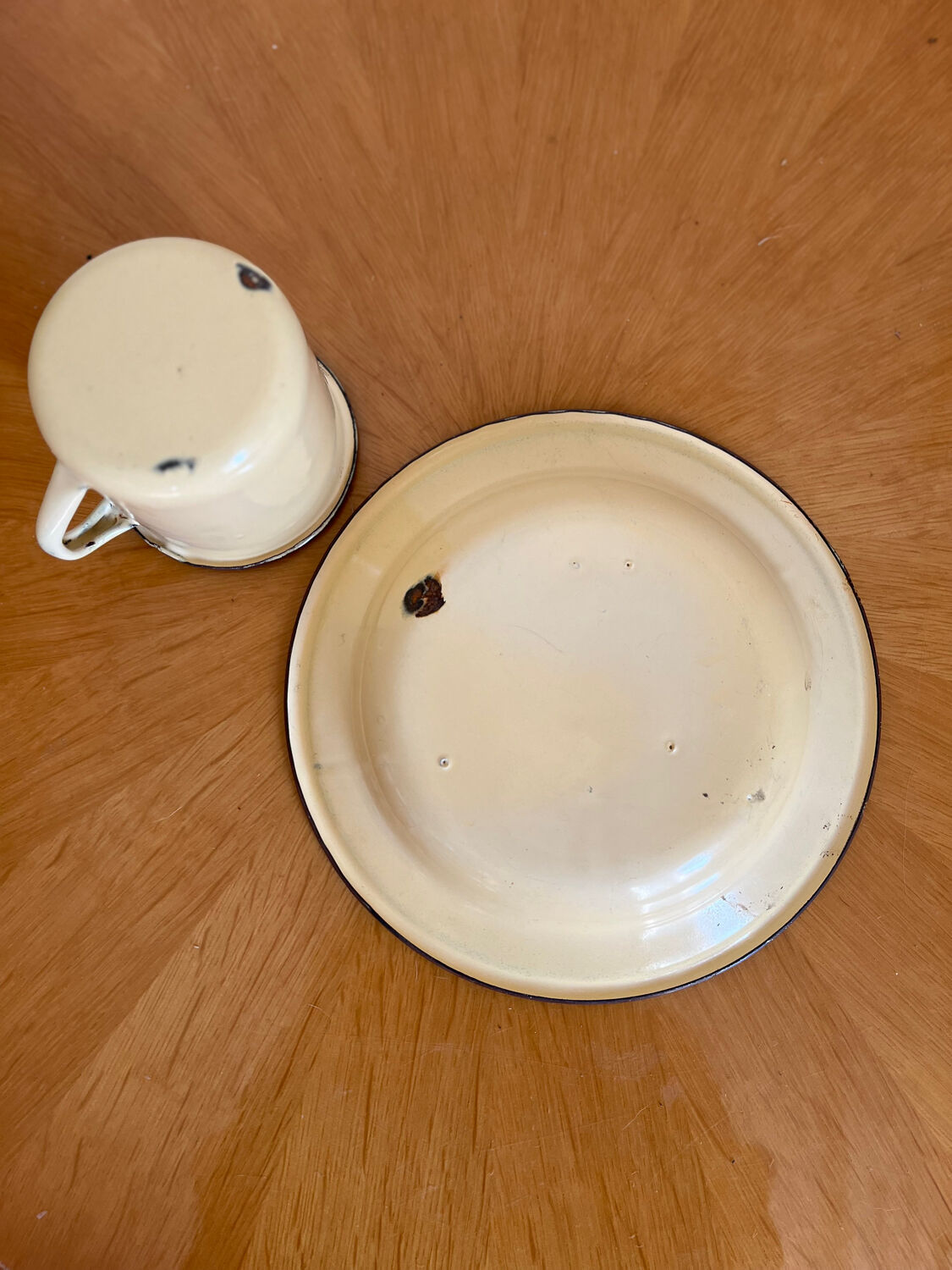 Vintage enameled sheet metal plate