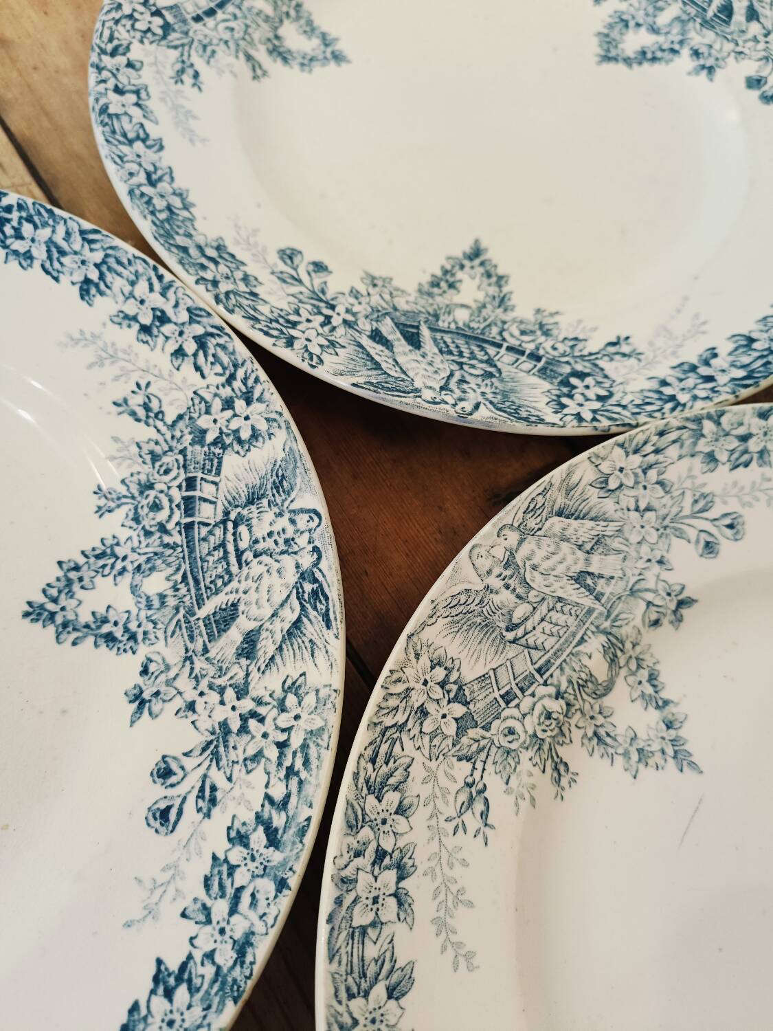 St Amand Lebacqz & Bouchart “Colombier” plates