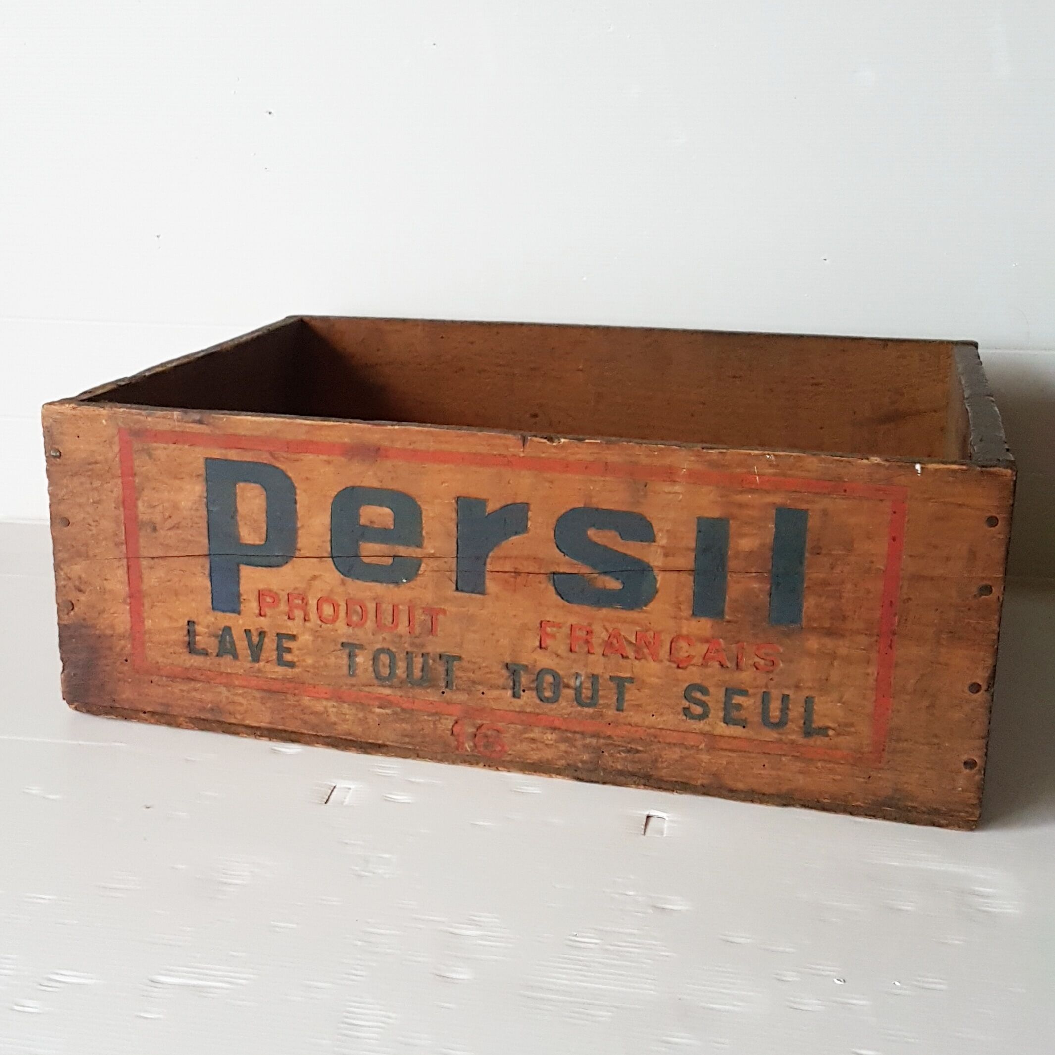 Parsley of the 1950s wooden crate