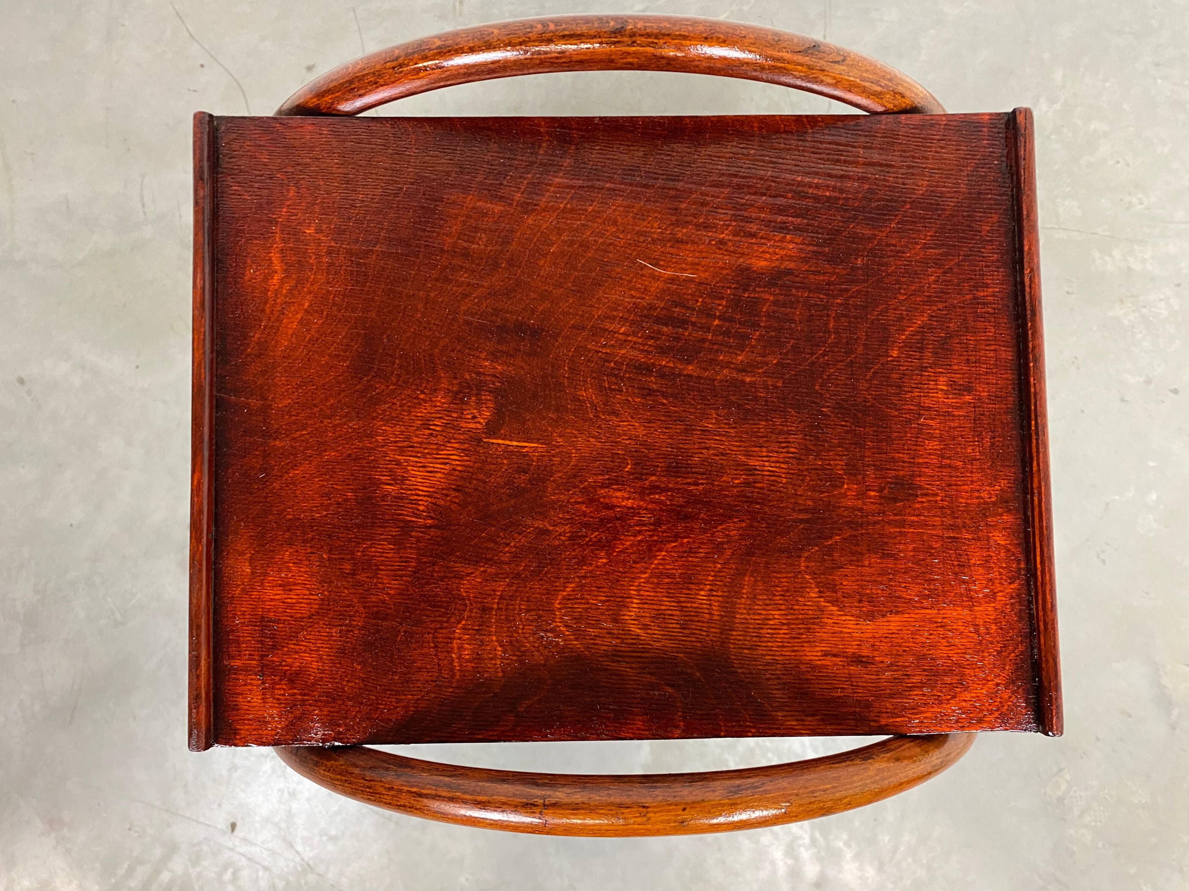 Porte-plante en bois courbé par Thonet
